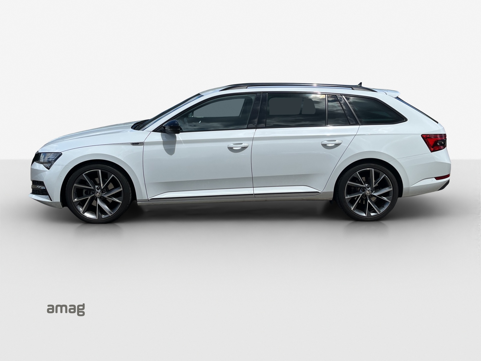 SKODA Superb Combi 2.0 TDi SportLine Light 4x4 DSG-image-1