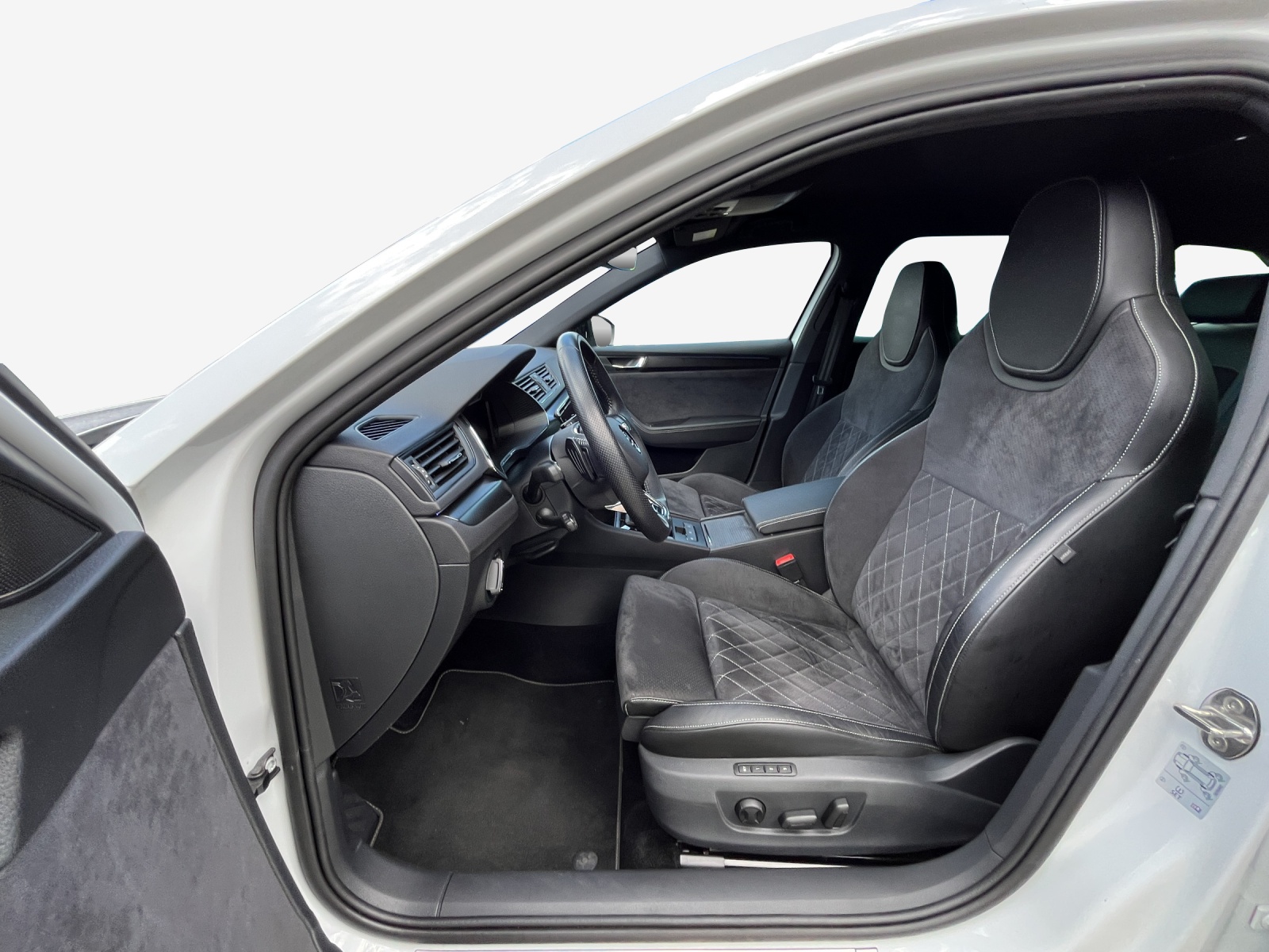 SKODA Superb Combi 2.0 TDi SportLine Light 4x4 DSG-image-7