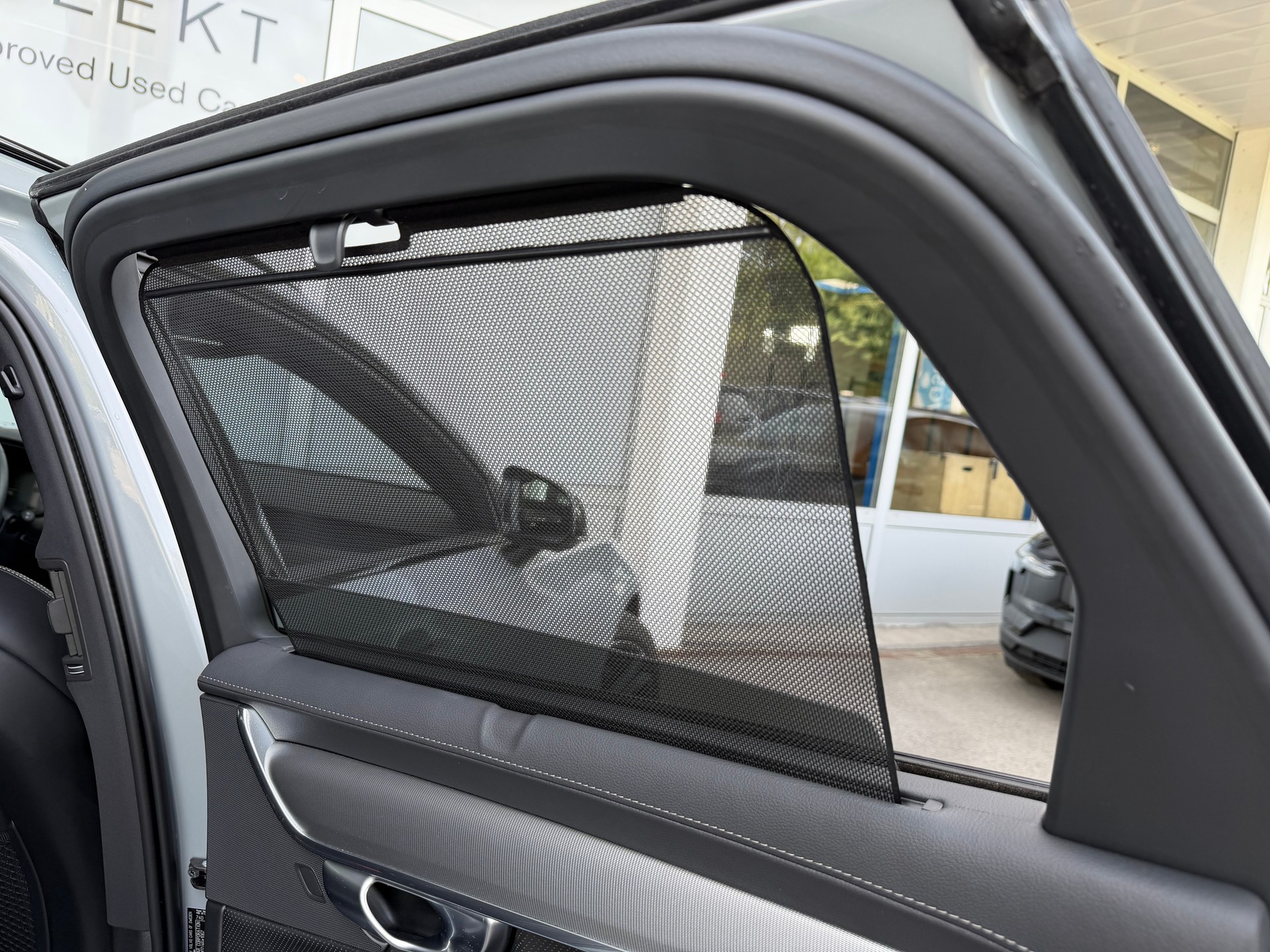 VOLVO V90 T8 eAWD Plus Dark Geartronic-image-5