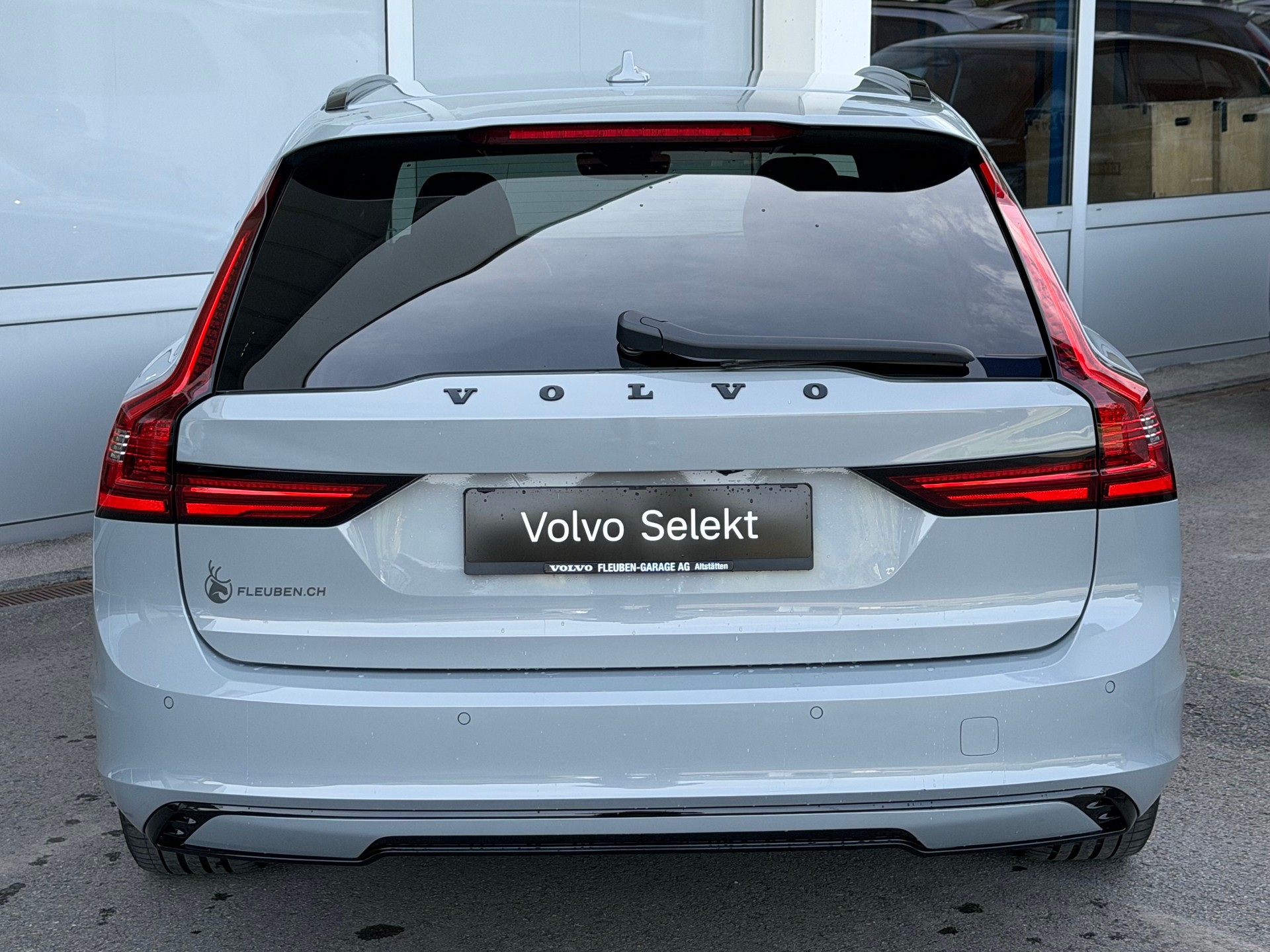 VOLVO V90 T8 eAWD Plus Dark Geartronic-image-21
