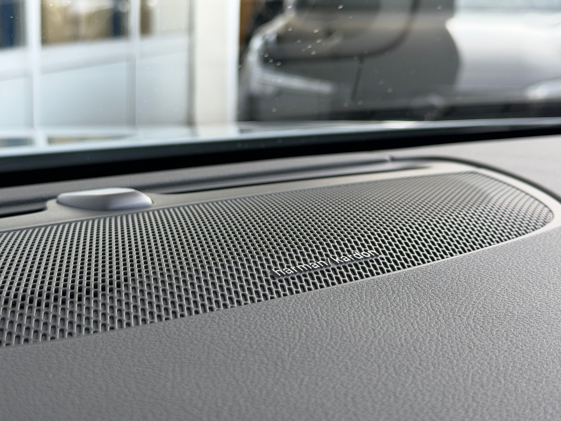VOLVO V90 T8 eAWD Plus Dark Geartronic-image-12
