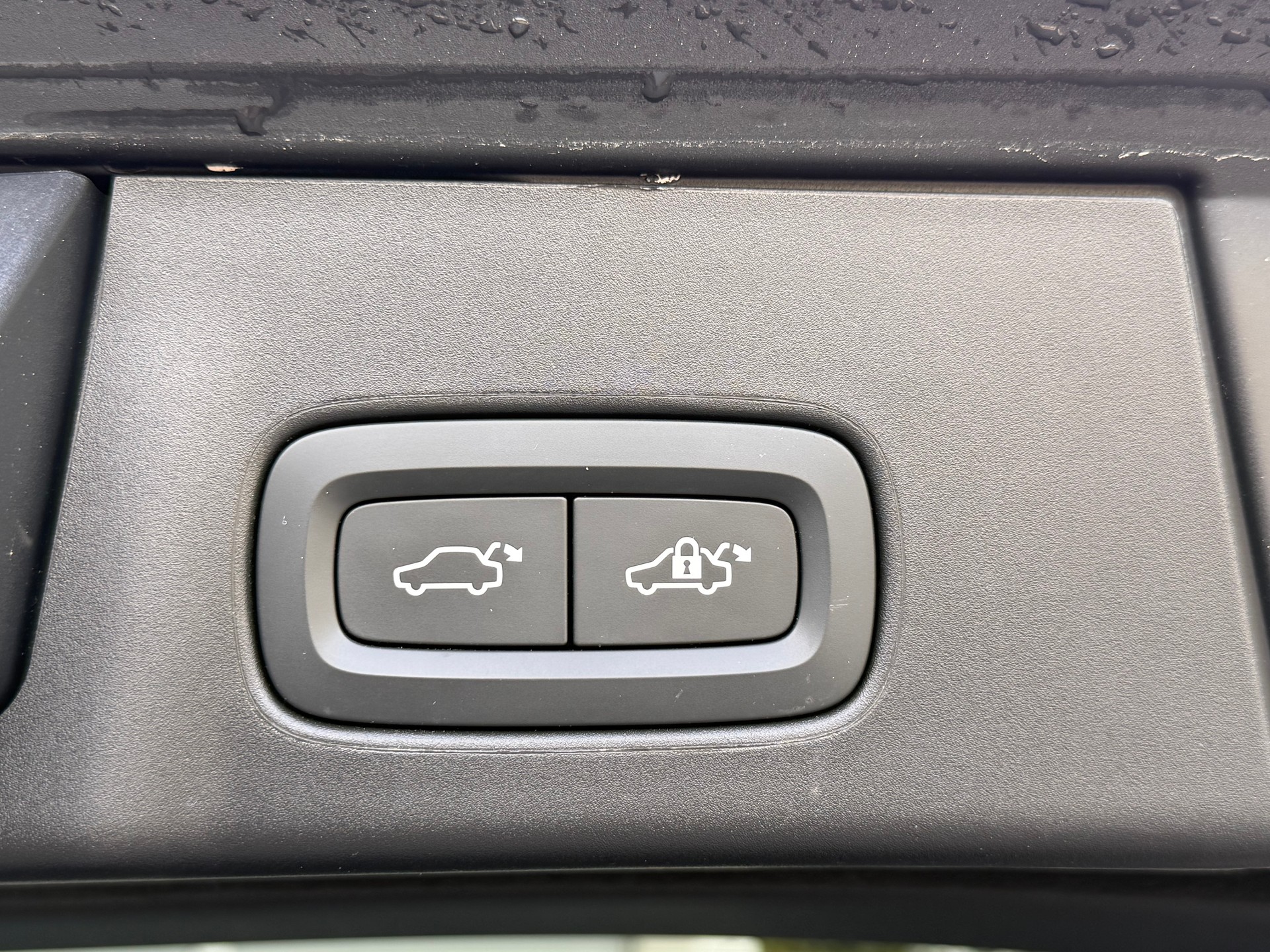 VOLVO V90 T8 eAWD Plus Dark Geartronic-image-20