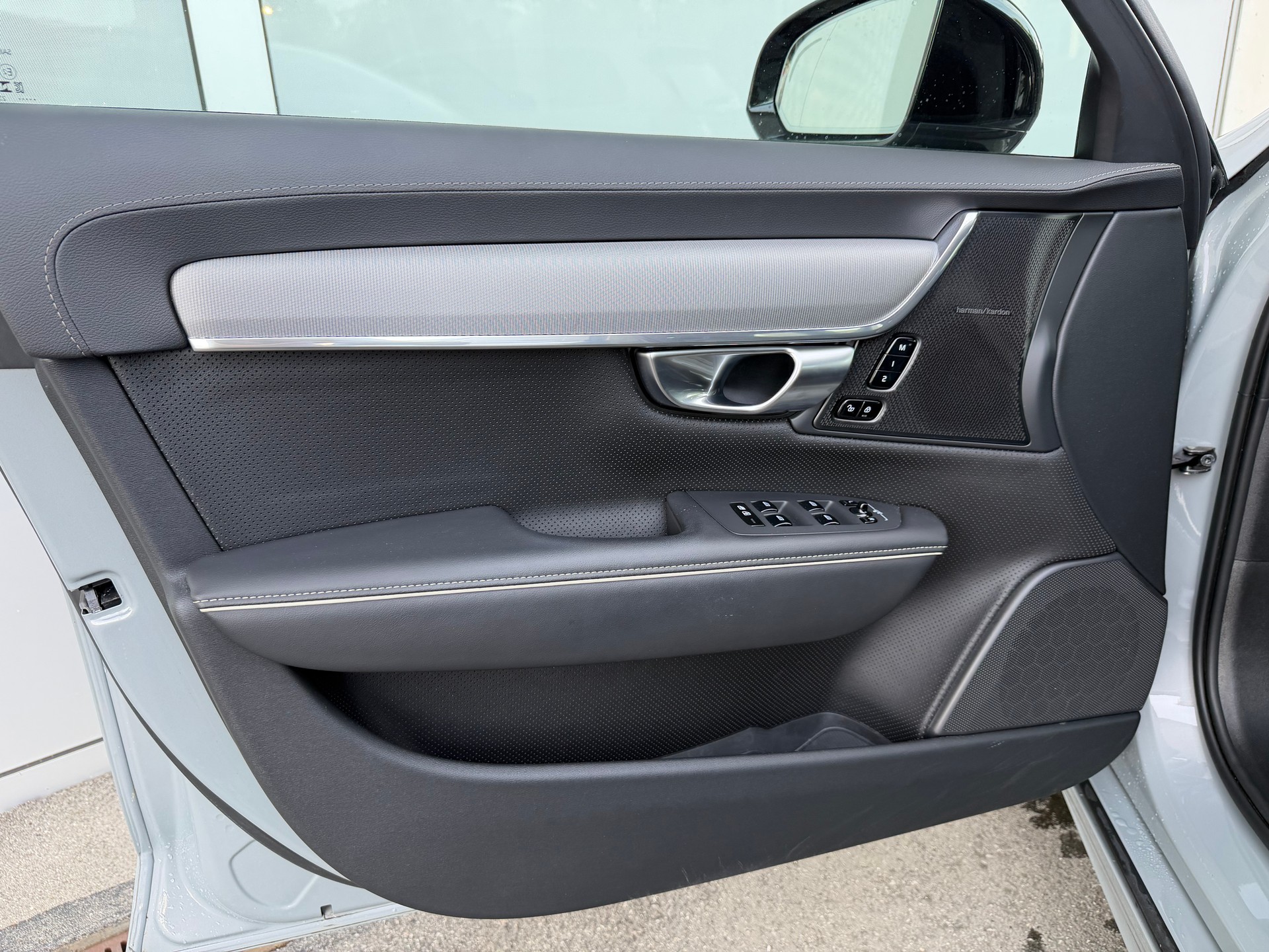 VOLVO V90 T8 eAWD Plus Dark Geartronic-image-9