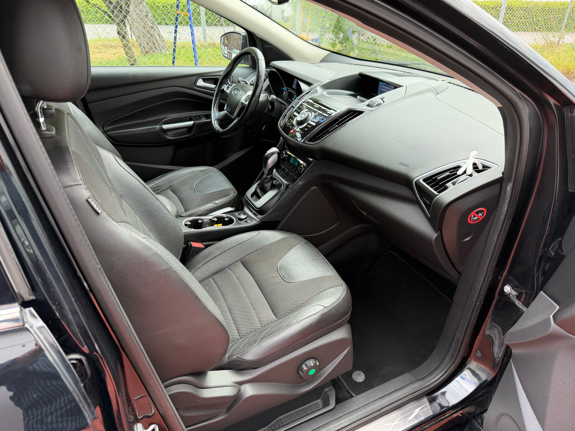 FORD Kuga 2.0 TDCi Titanium 4WD PowerShift-image-9