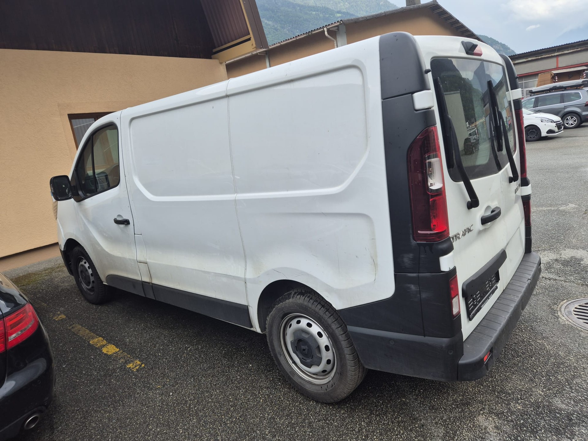 RENAULT Trafic 2.0 Blue dCi 150 Advance L2H1 EDC EN-image-3
