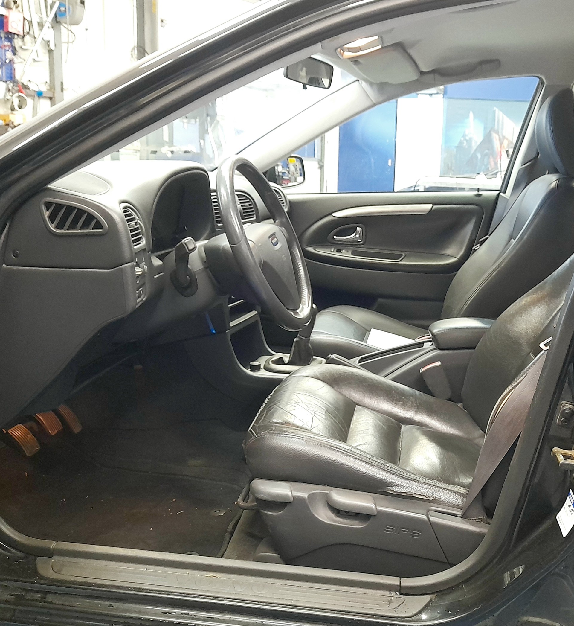 VOLVO V40 T4 Sport Edition-image-5