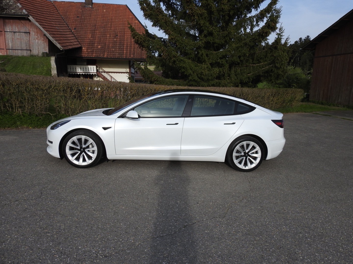 TESLA Model 3 Long Range Dual Motor-image-4