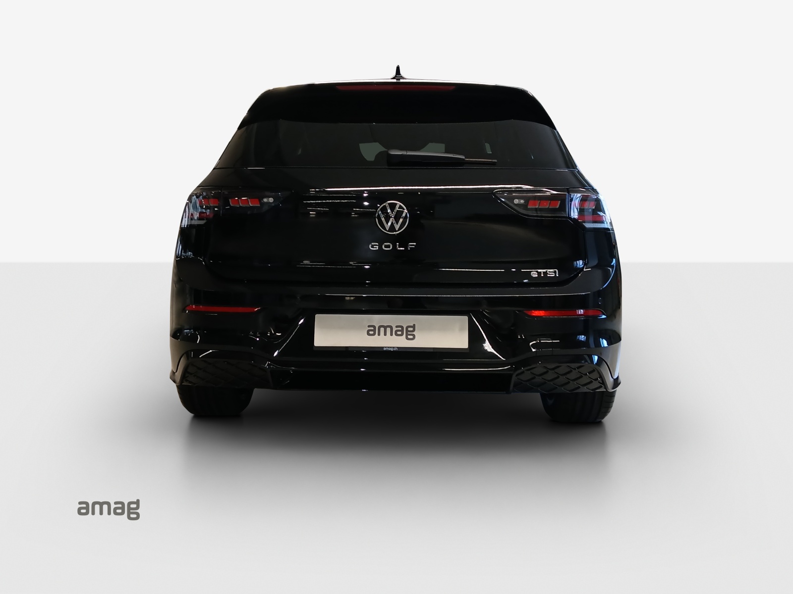 VW Golf 1.5 e TSI mHEV R-Line DSG-image-3