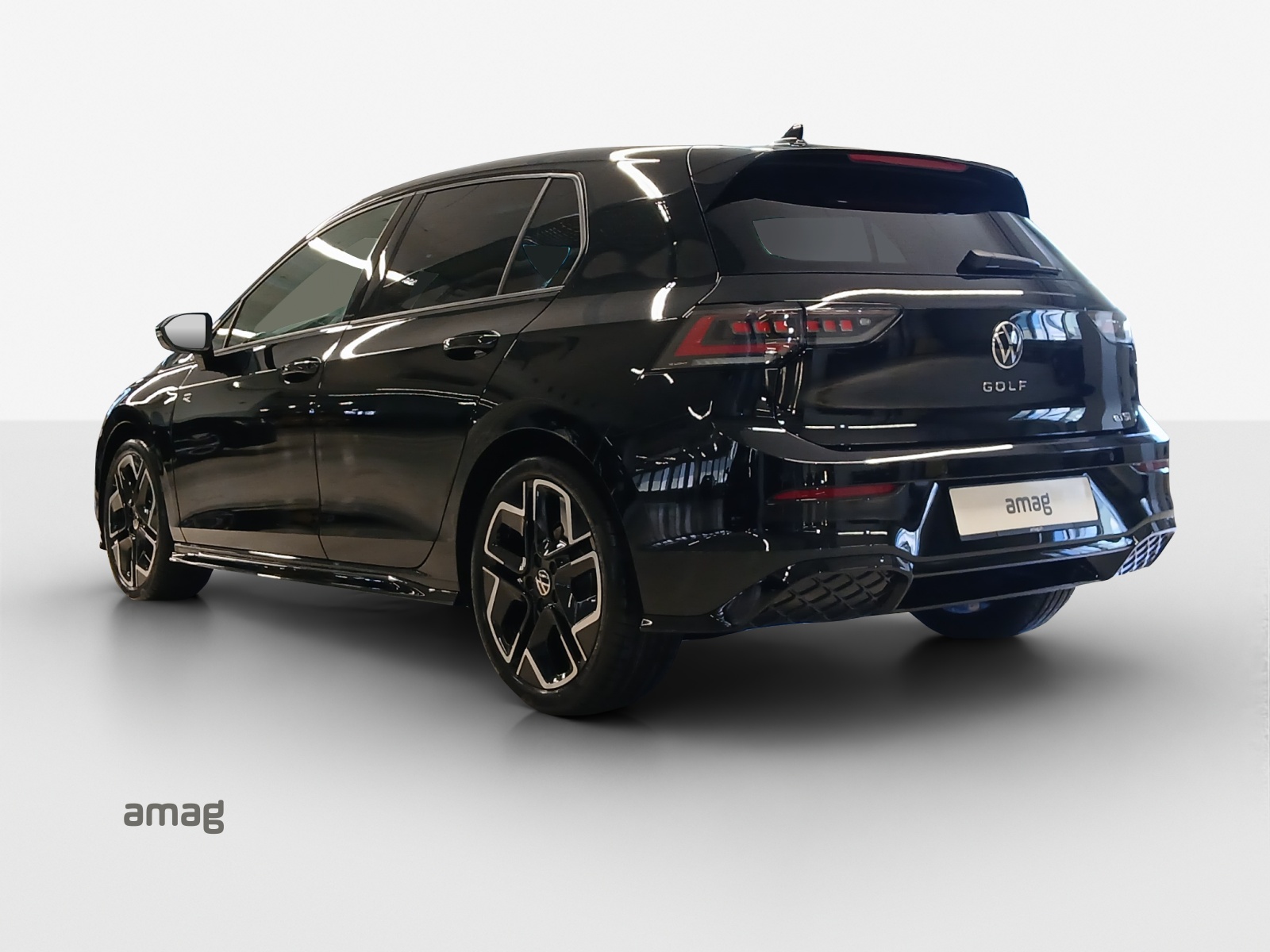 VW Golf 1.5 e TSI mHEV R-Line DSG-image-2
