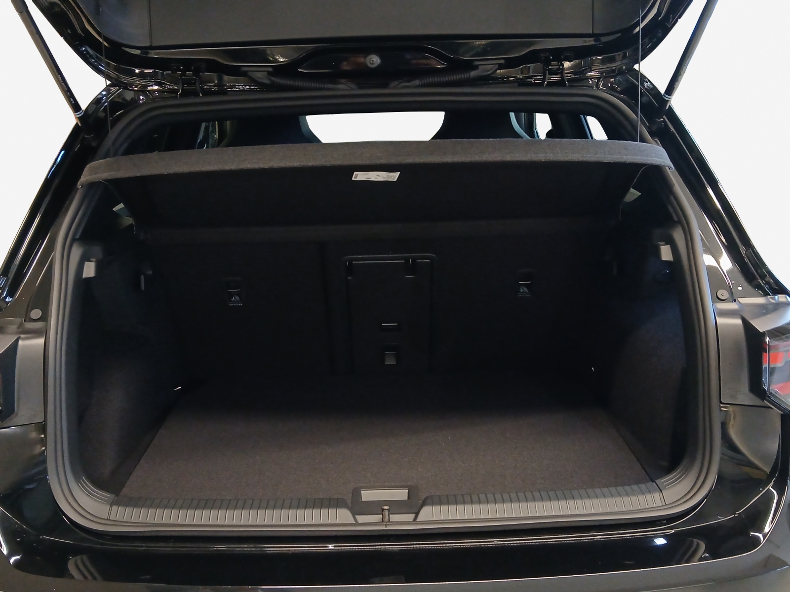 VW Golf 1.5 e TSI mHEV R-Line DSG-image-12