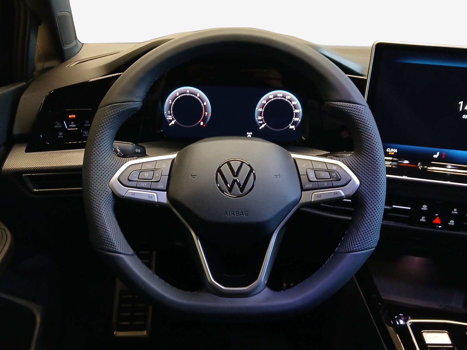 VW Golf 1.5 e TSI mHEV R-Line DSG-image-9