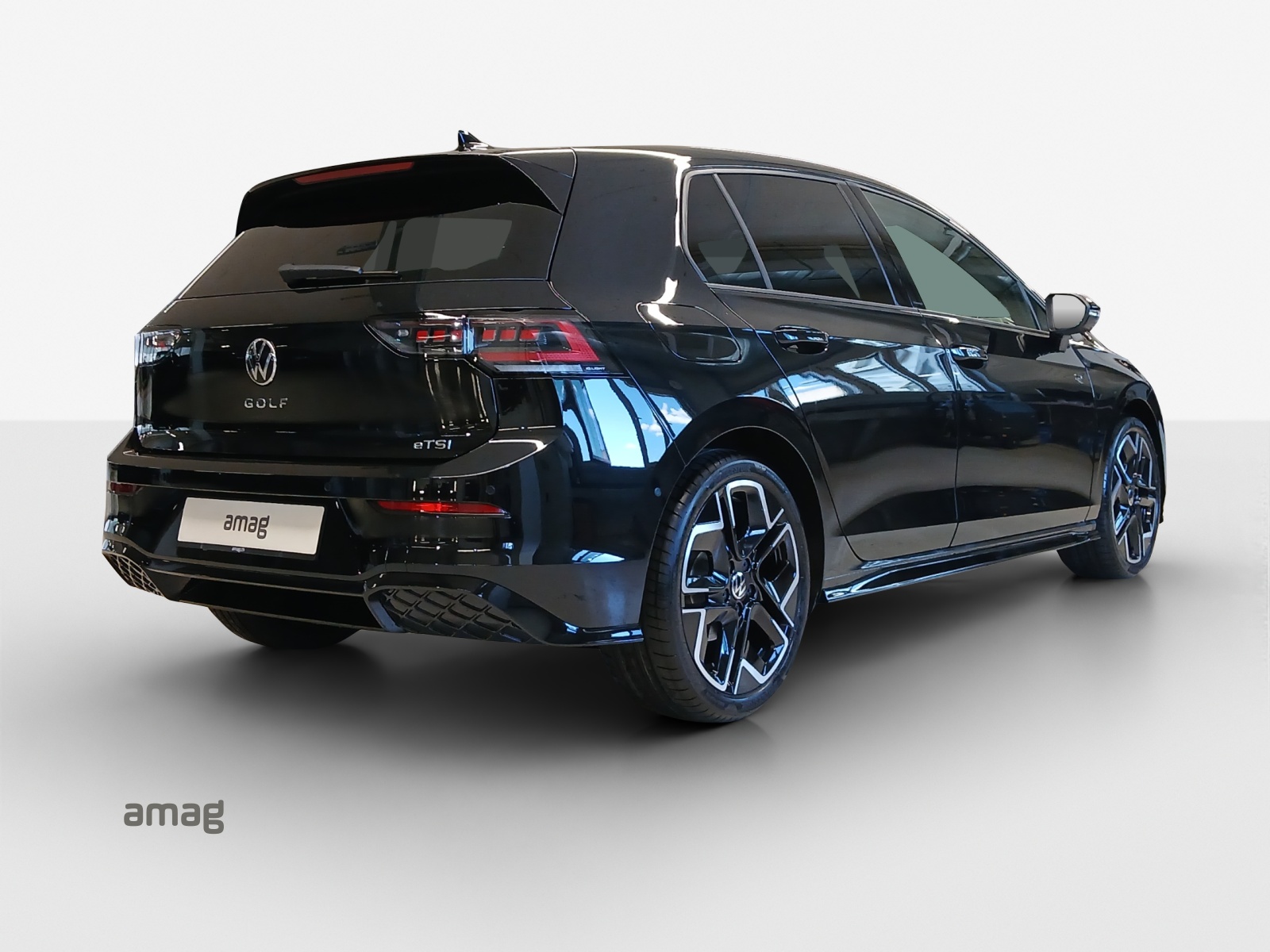 VW Golf 1.5 e TSI mHEV R-Line DSG-image-4