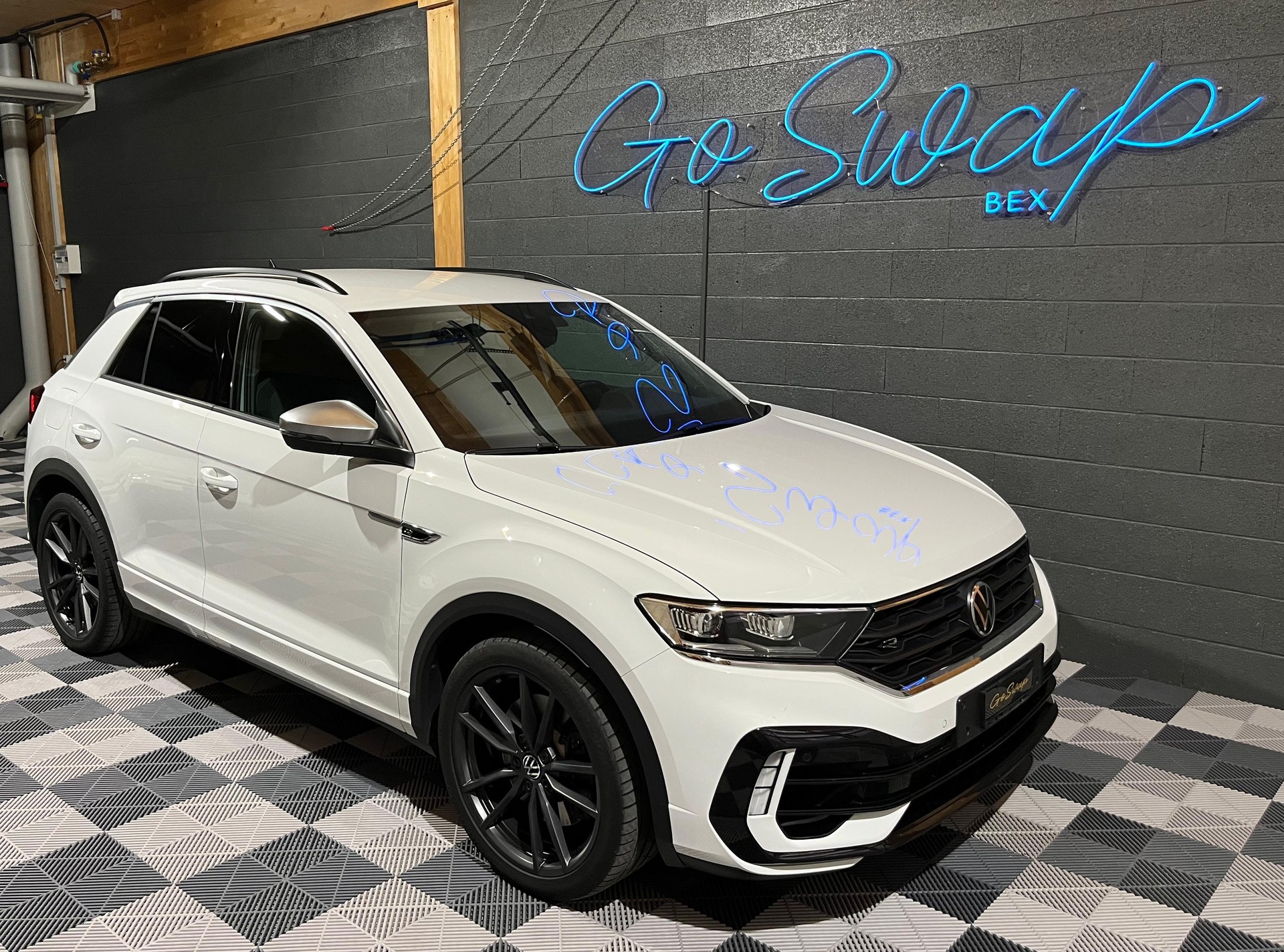 VW T-Roc 2.0 TSI R DSG 4Motion-image-0