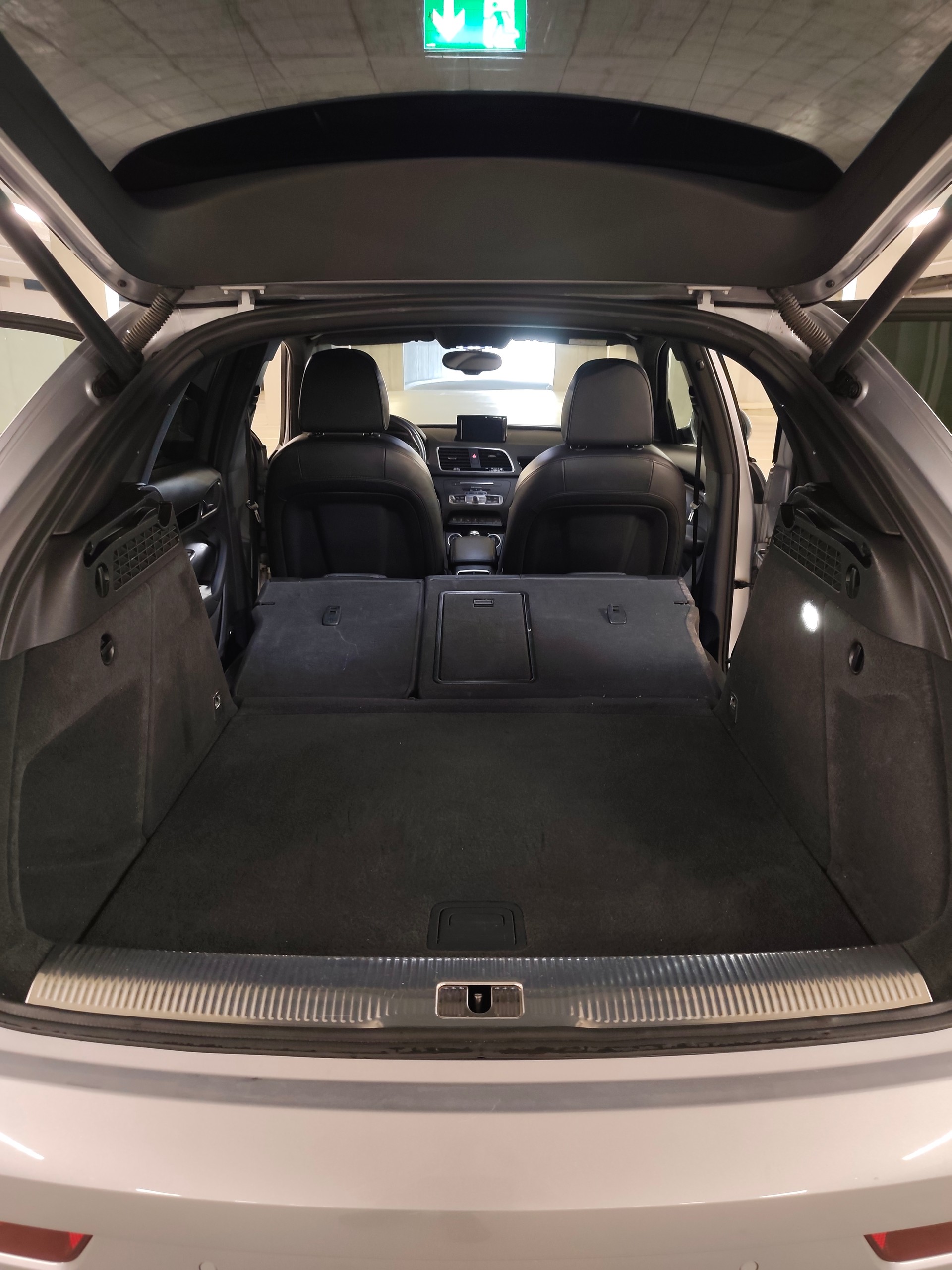 AUDI Q3 2.0 TFSI sport quattro S-tronic-image-15