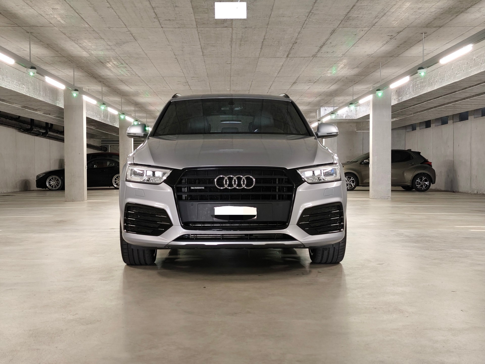 AUDI Q3 2.0 TFSI sport quattro S-tronic-image-2