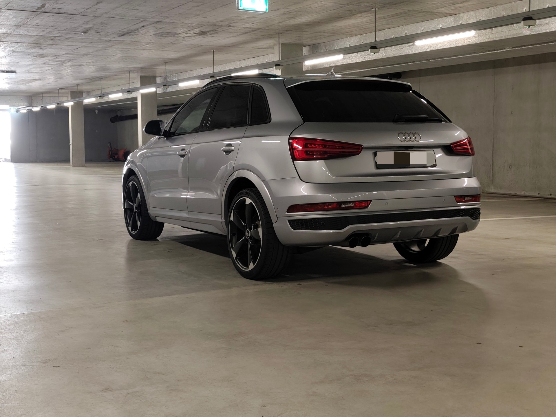 AUDI Q3 2.0 TFSI sport quattro S-tronic-image-8