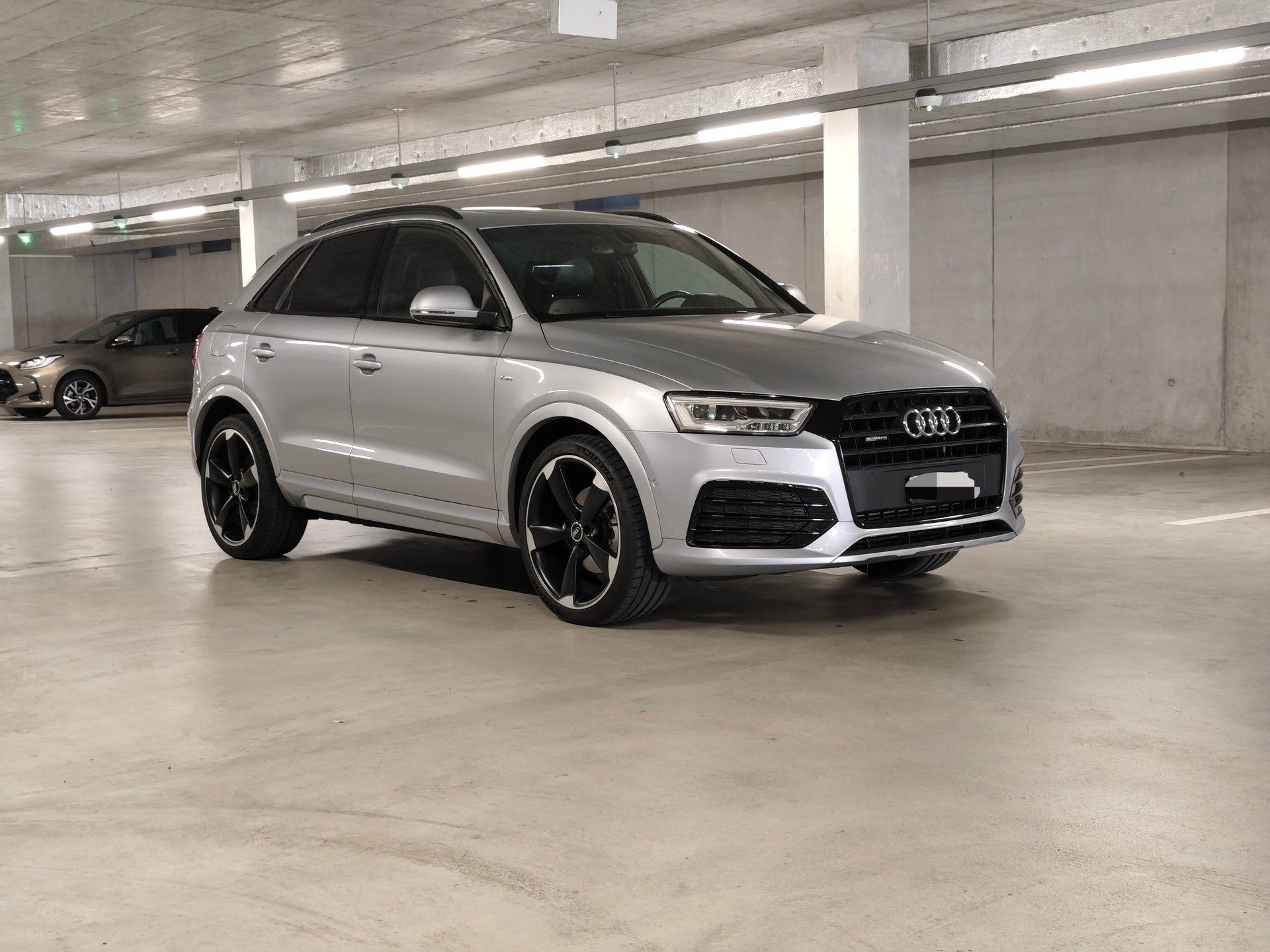 AUDI Q3 2.0 TFSI sport quattro S-tronic-image-3