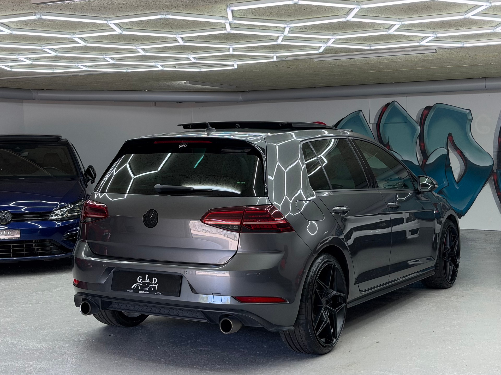 VW Golf 2.0 TSI GTI DSG *CH Auto/19’ black wheels*-image-6