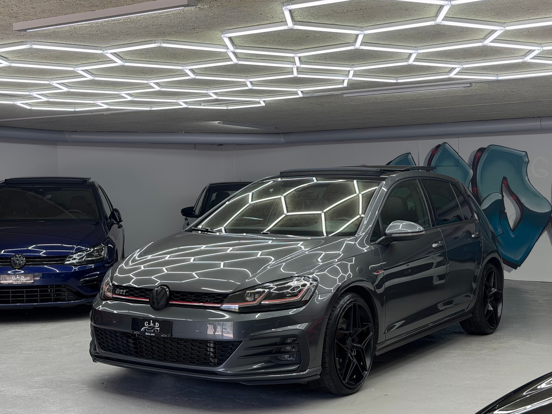 VW Golf 2.0 TSI GTI DSG *CH Auto/19’ black wheels*-image-0