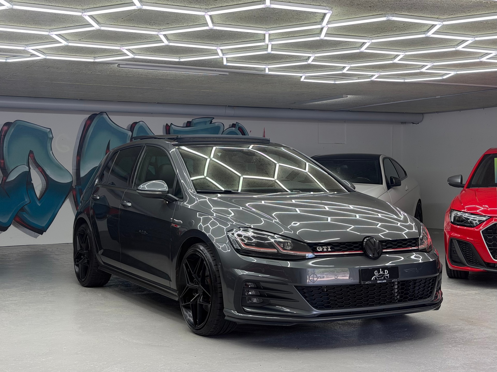 VW Golf 2.0 TSI GTI DSG *CH Auto/19’ black wheels*-image-1