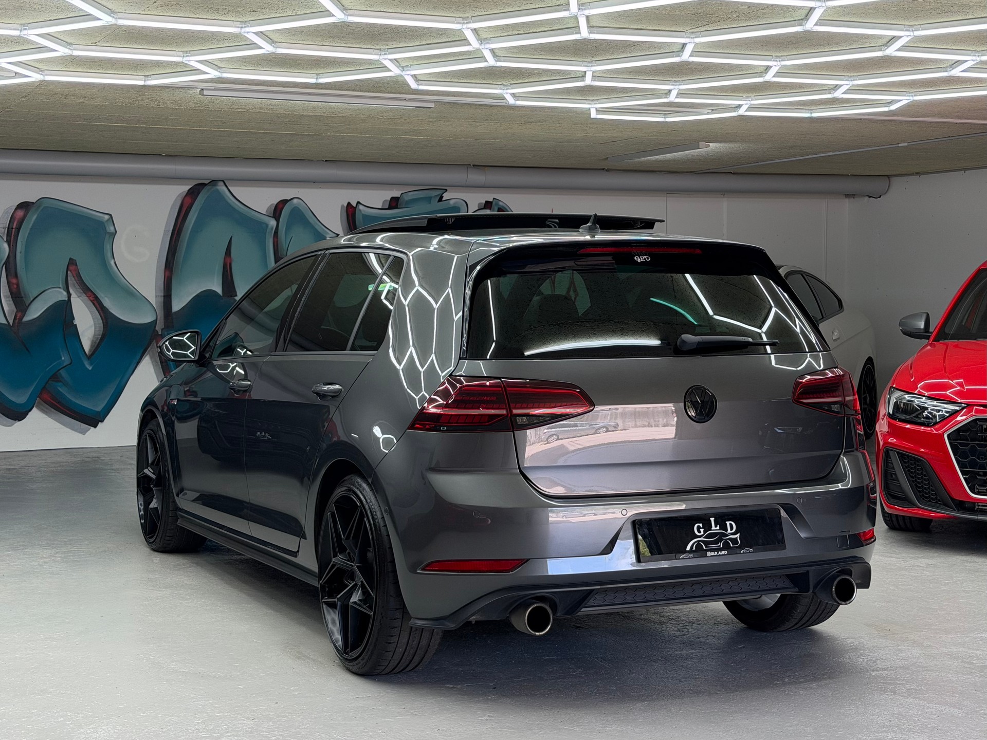 VW Golf 2.0 TSI GTI DSG *CH Auto/19’ black wheels*-image-4