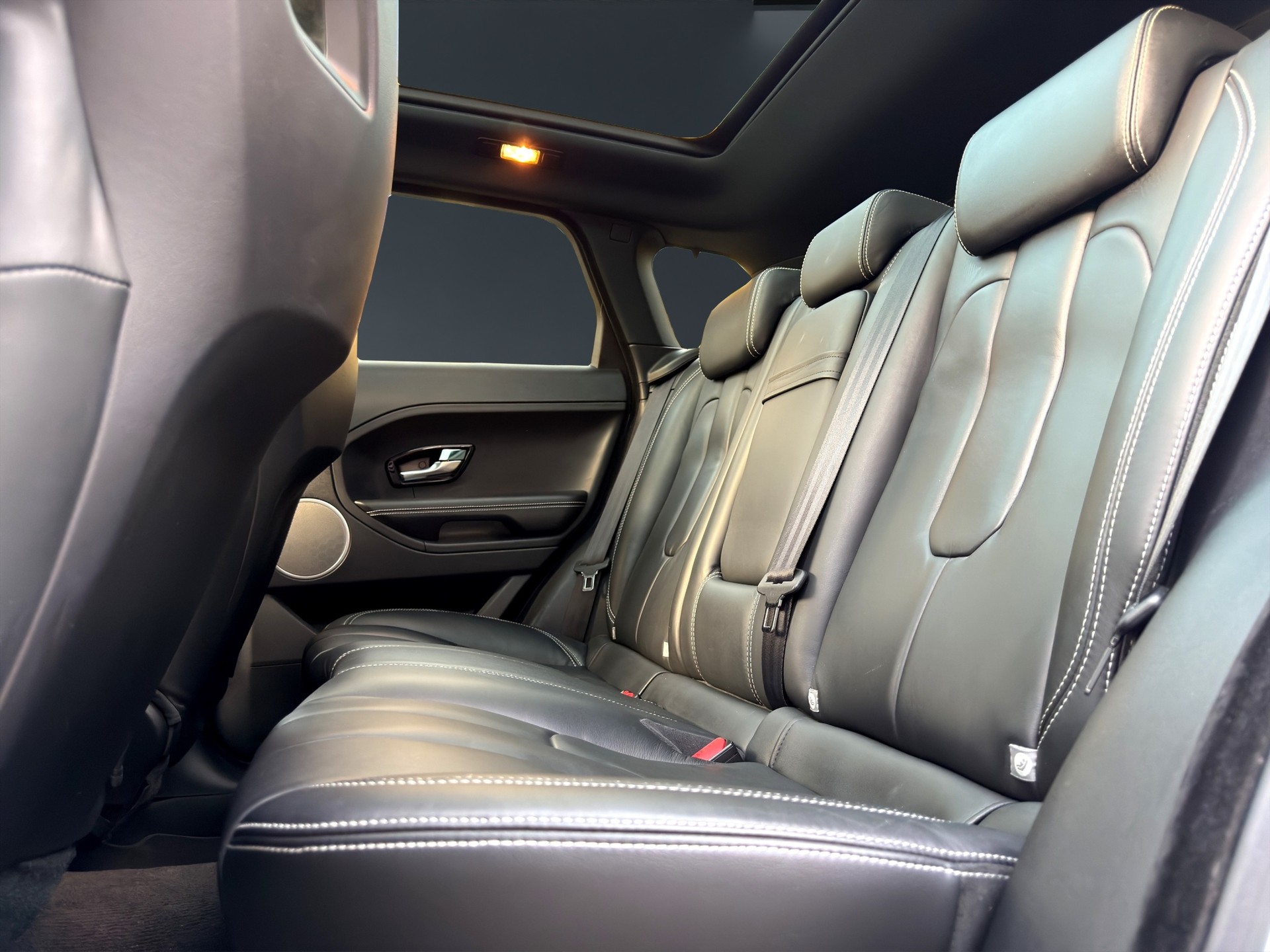 LAND ROVER Range Rover Evoque 2.0 Si4 Prestige AT6-image-17