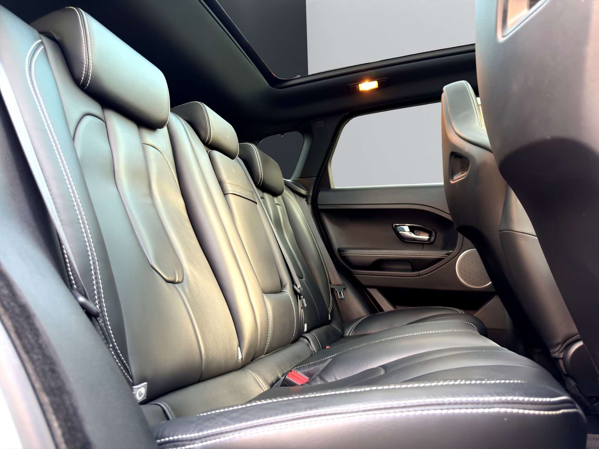 LAND ROVER Range Rover Evoque 2.0 Si4 Prestige AT6-image-21