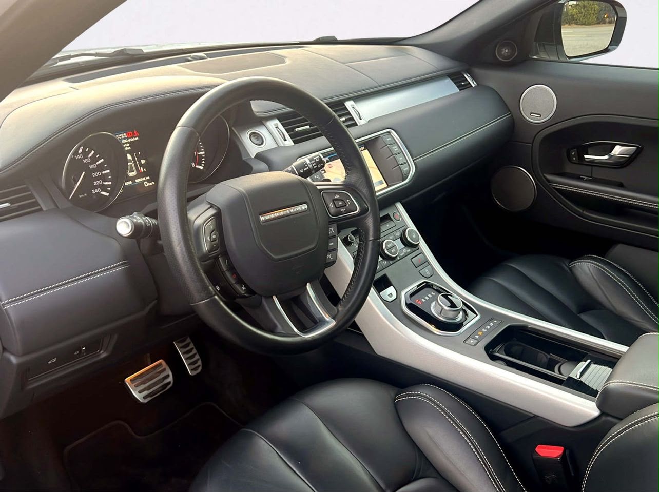 LAND ROVER Range Rover Evoque 2.0 Si4 Prestige AT6-image-4