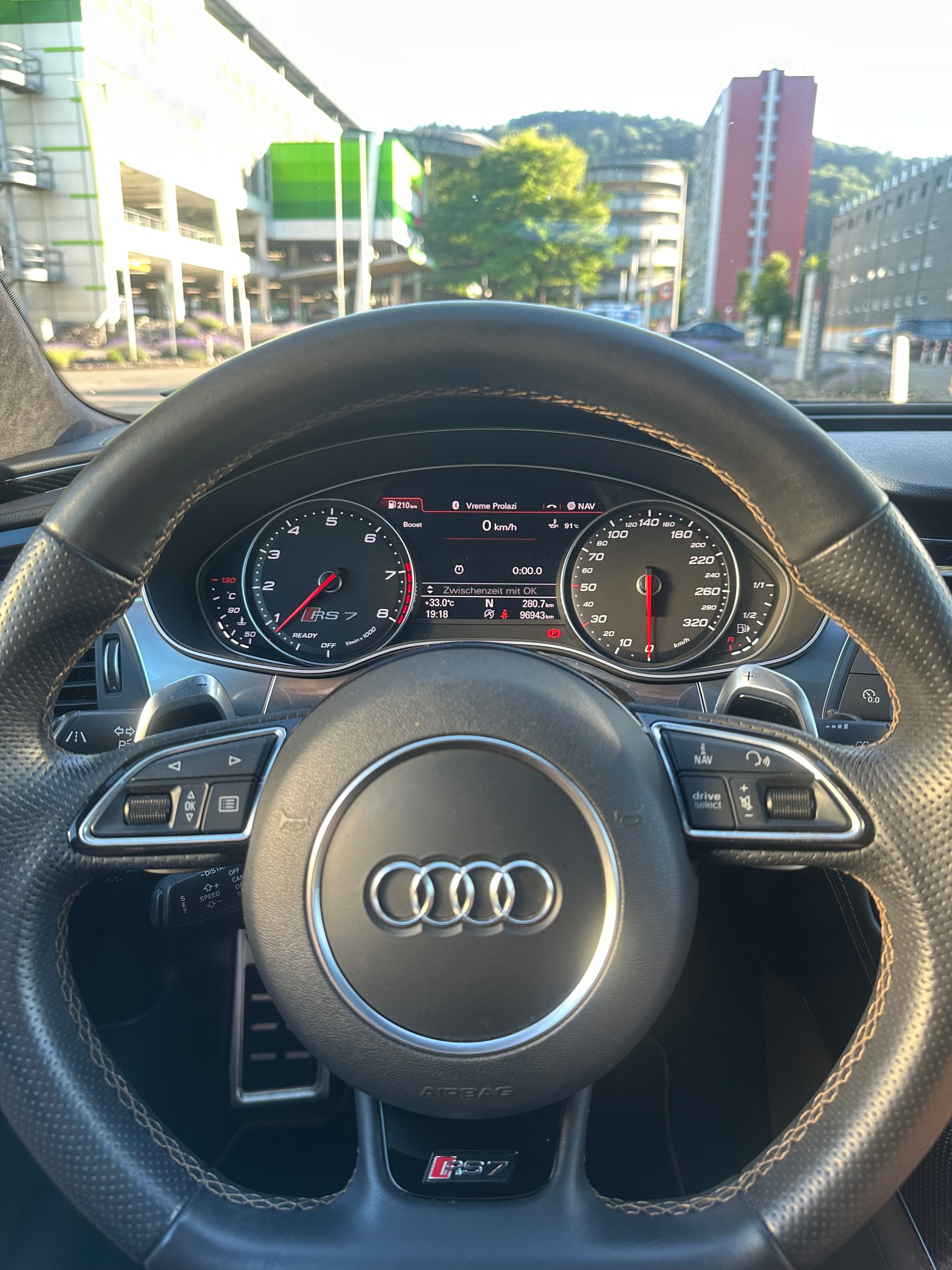 AUDI 4.0 V8 TFSI perform. qu. T-Tr.-image-4