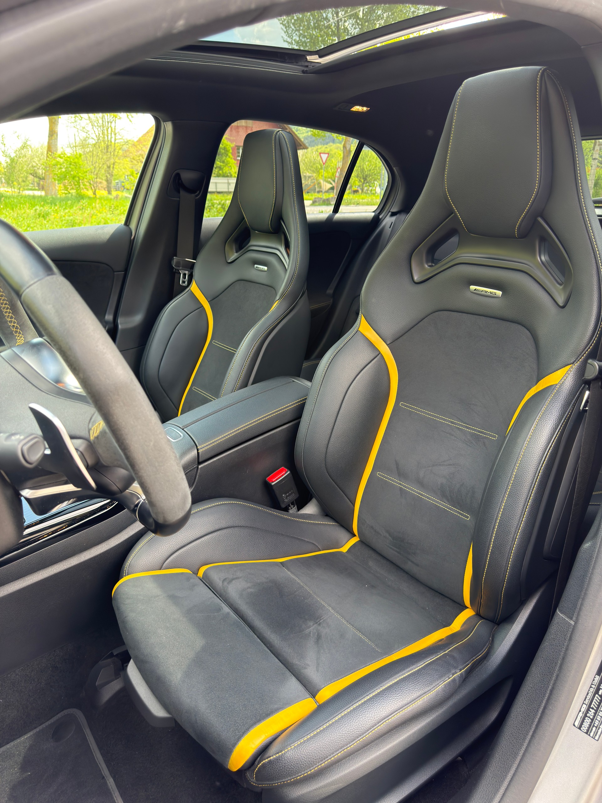 MERCEDES-BENZ A 45 S AMG 4matic+-image-4