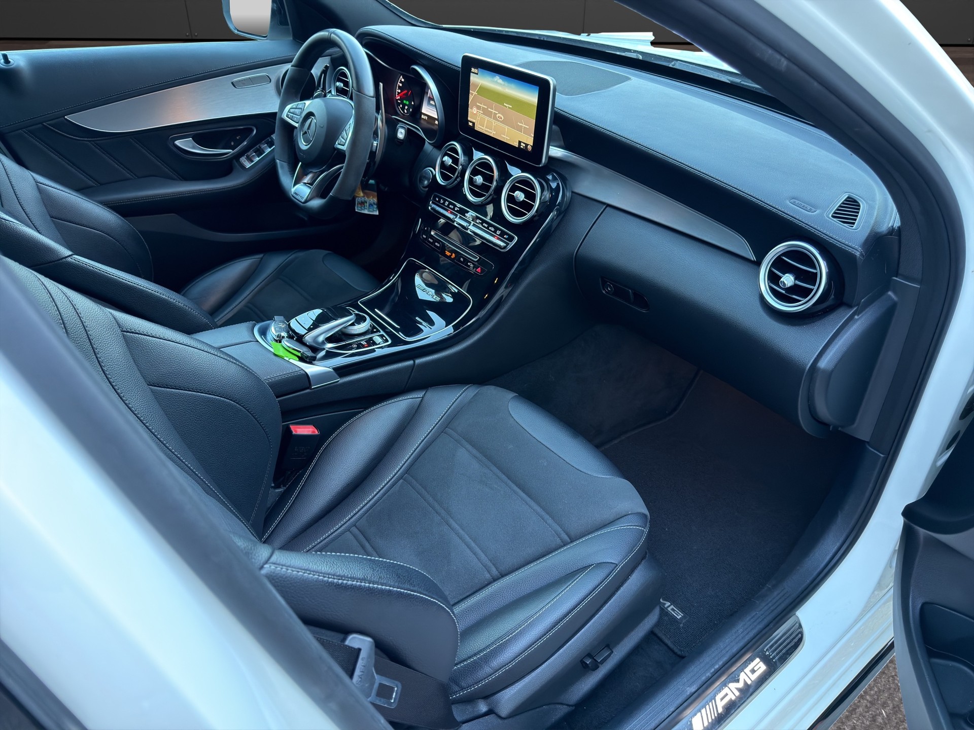 MERCEDES-BENZ C 63 AMG Speedshift Frisch MFK&Service-image-13