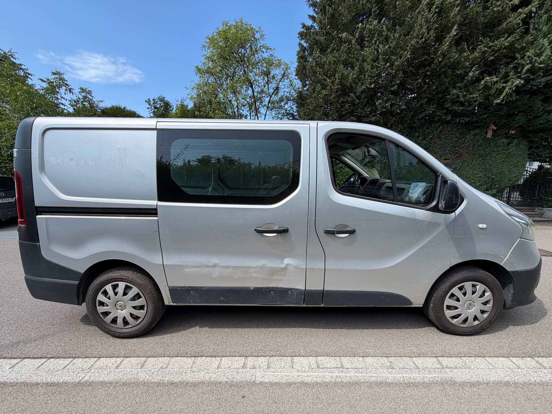 RENAULT Trafic 1.6 ENERGY TwinT. dCi120 2.9t Busin. L1H1-image-1