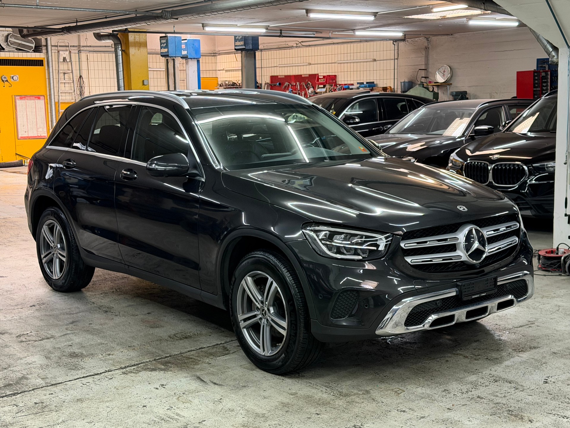 MERCEDES-BENZ GLC 220 d 4Matic 9G-Tronic-image-3