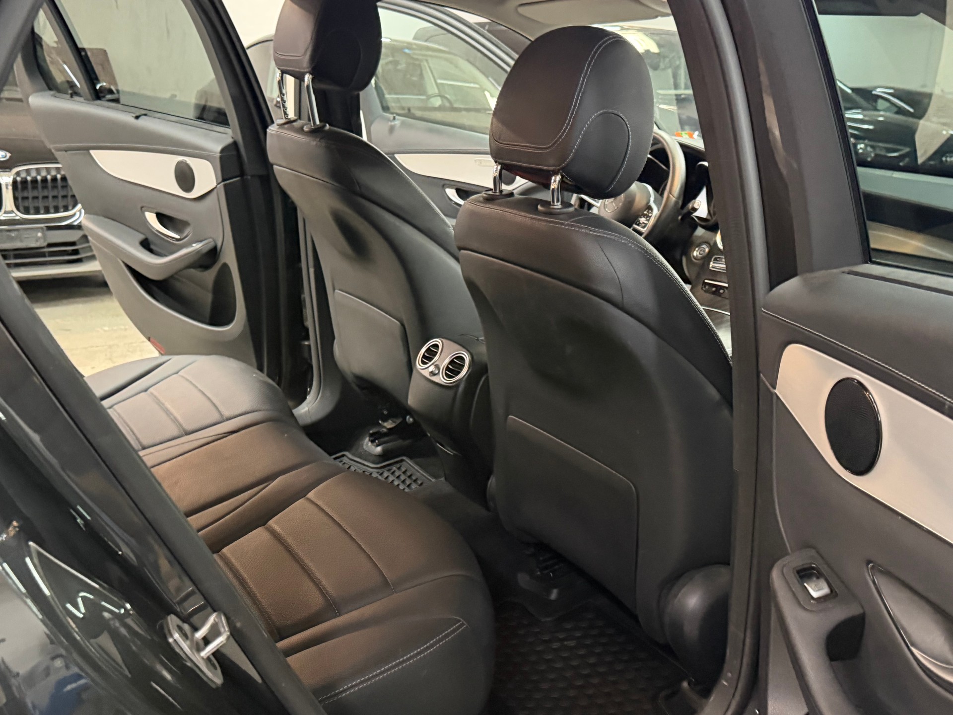 MERCEDES-BENZ GLC 220 d 4Matic 9G-Tronic-image-10