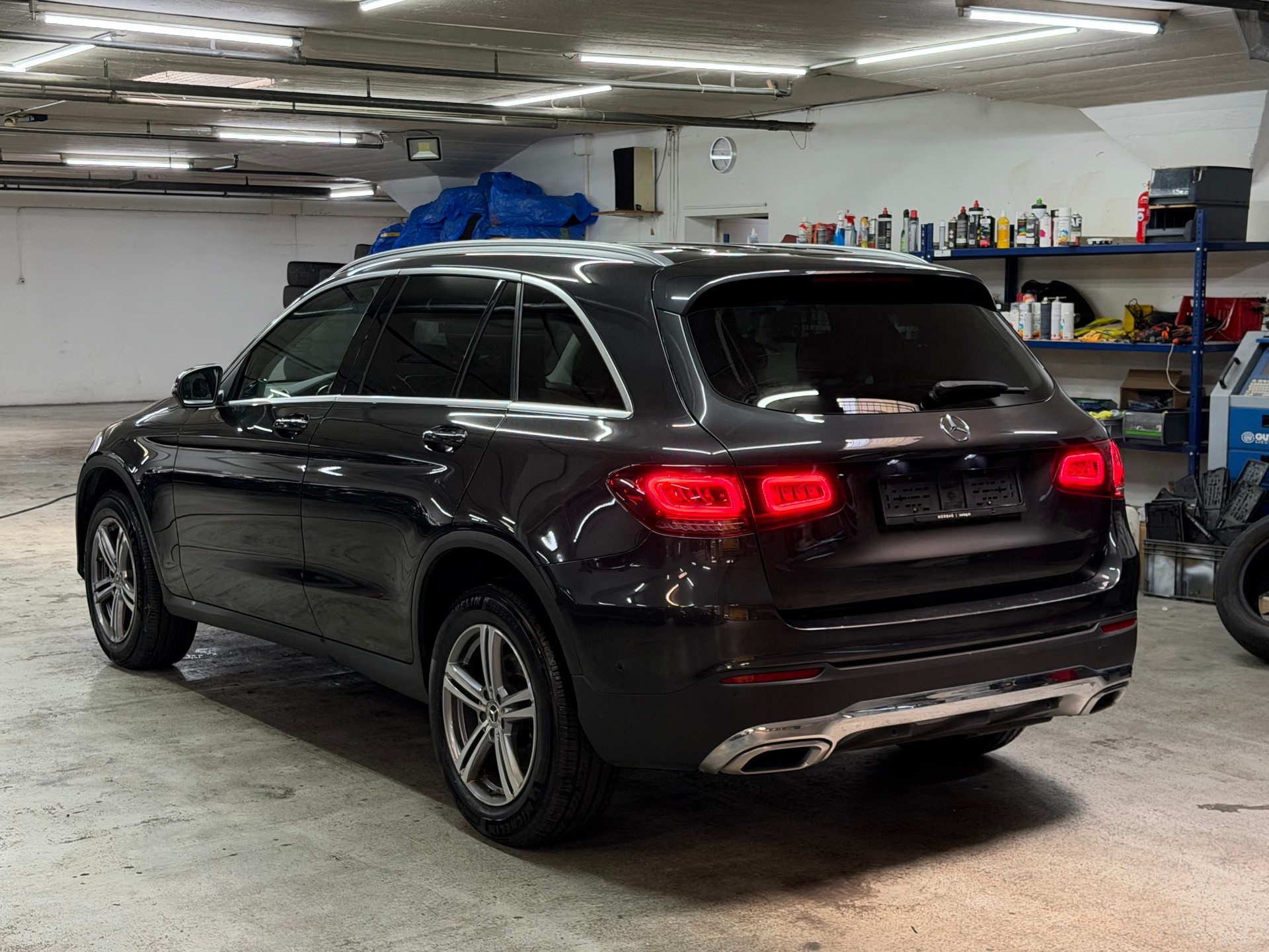 MERCEDES-BENZ GLC 220 d 4Matic 9G-Tronic-image-4