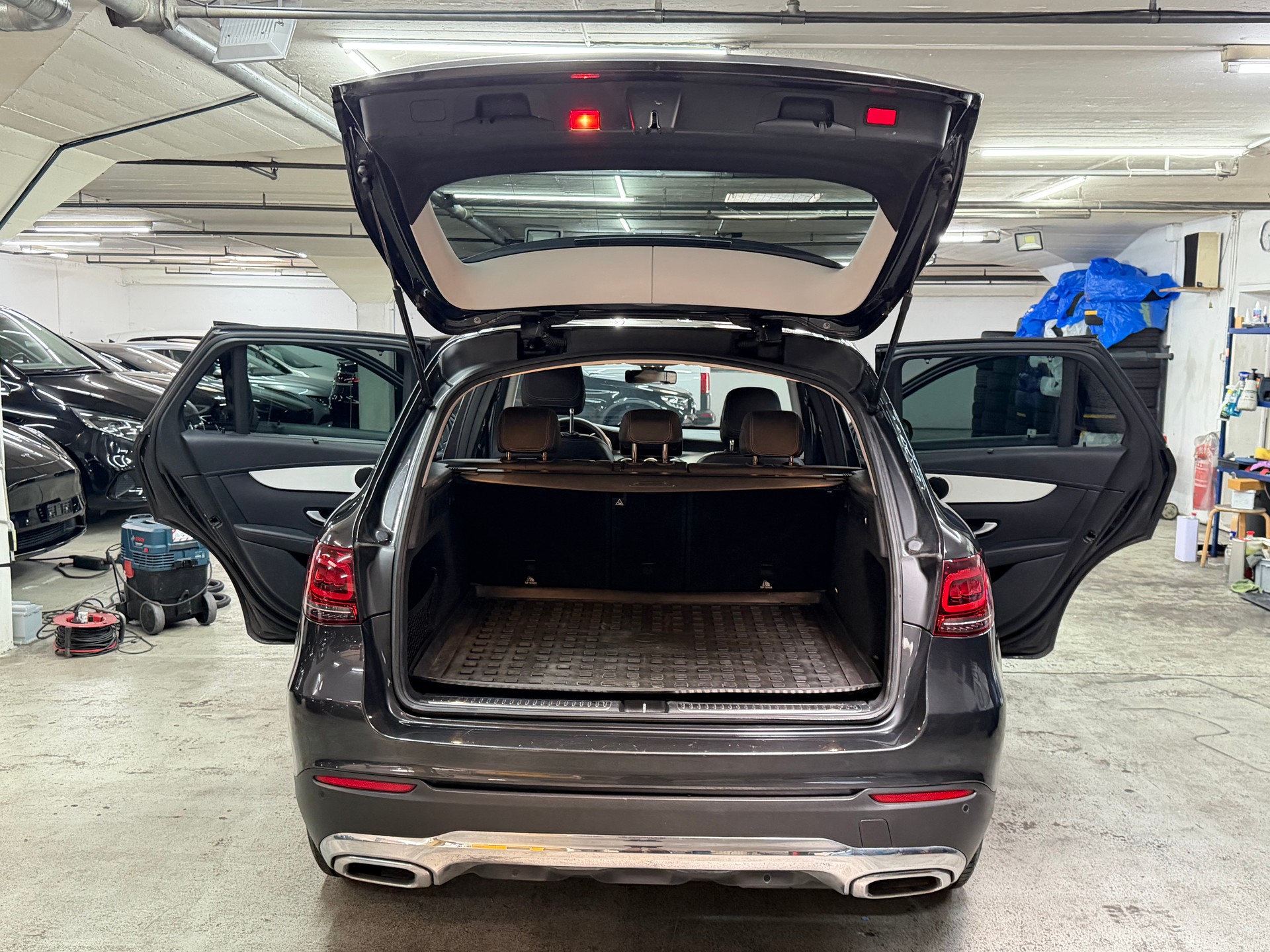 MERCEDES-BENZ GLC 220 d 4Matic 9G-Tronic-image-11