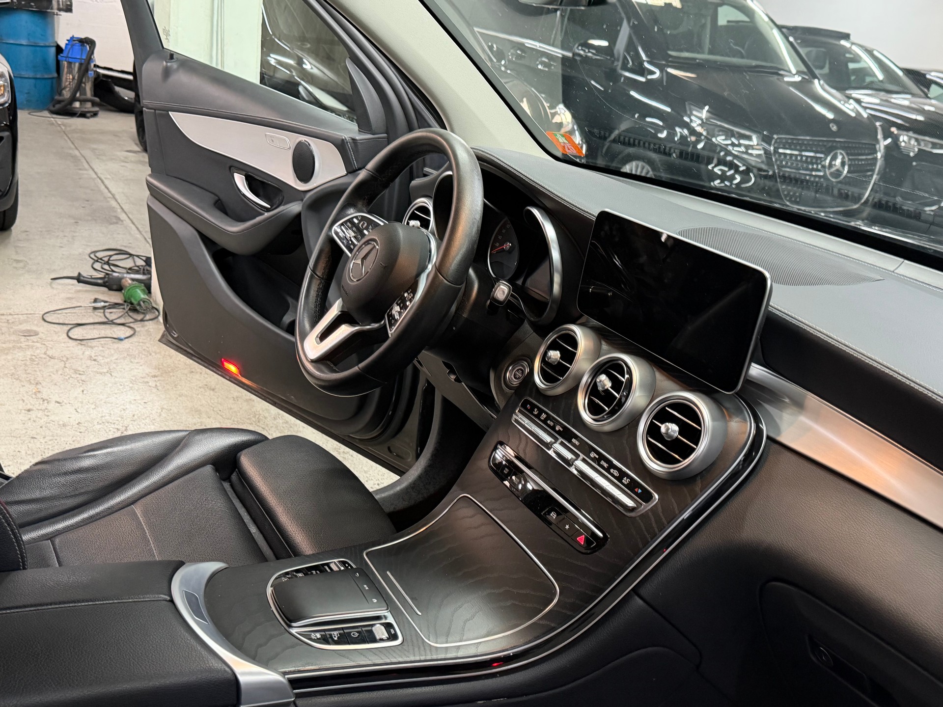MERCEDES-BENZ GLC 220 d 4Matic 9G-Tronic-image-9
