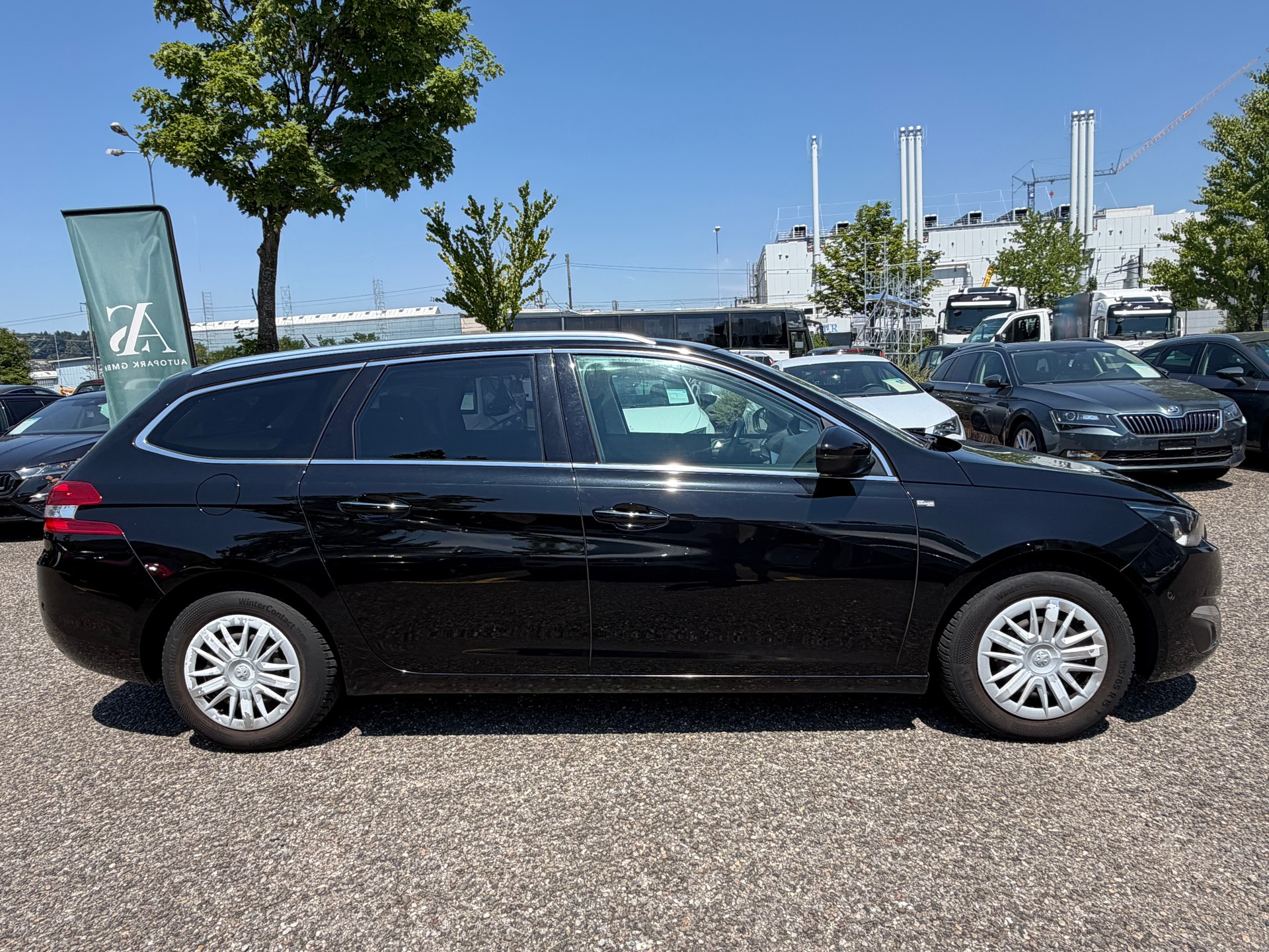PEUGEOT 308 SW 1.2 THP Féline Automatic-image-3