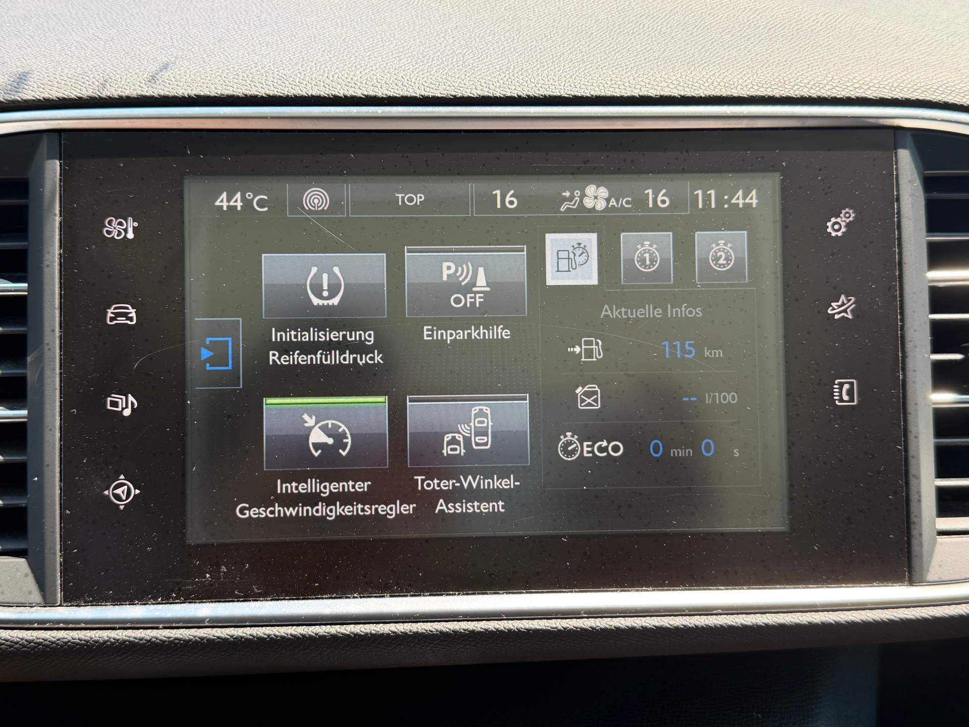 PEUGEOT 308 SW 1.2 THP Féline Automatic-image-16