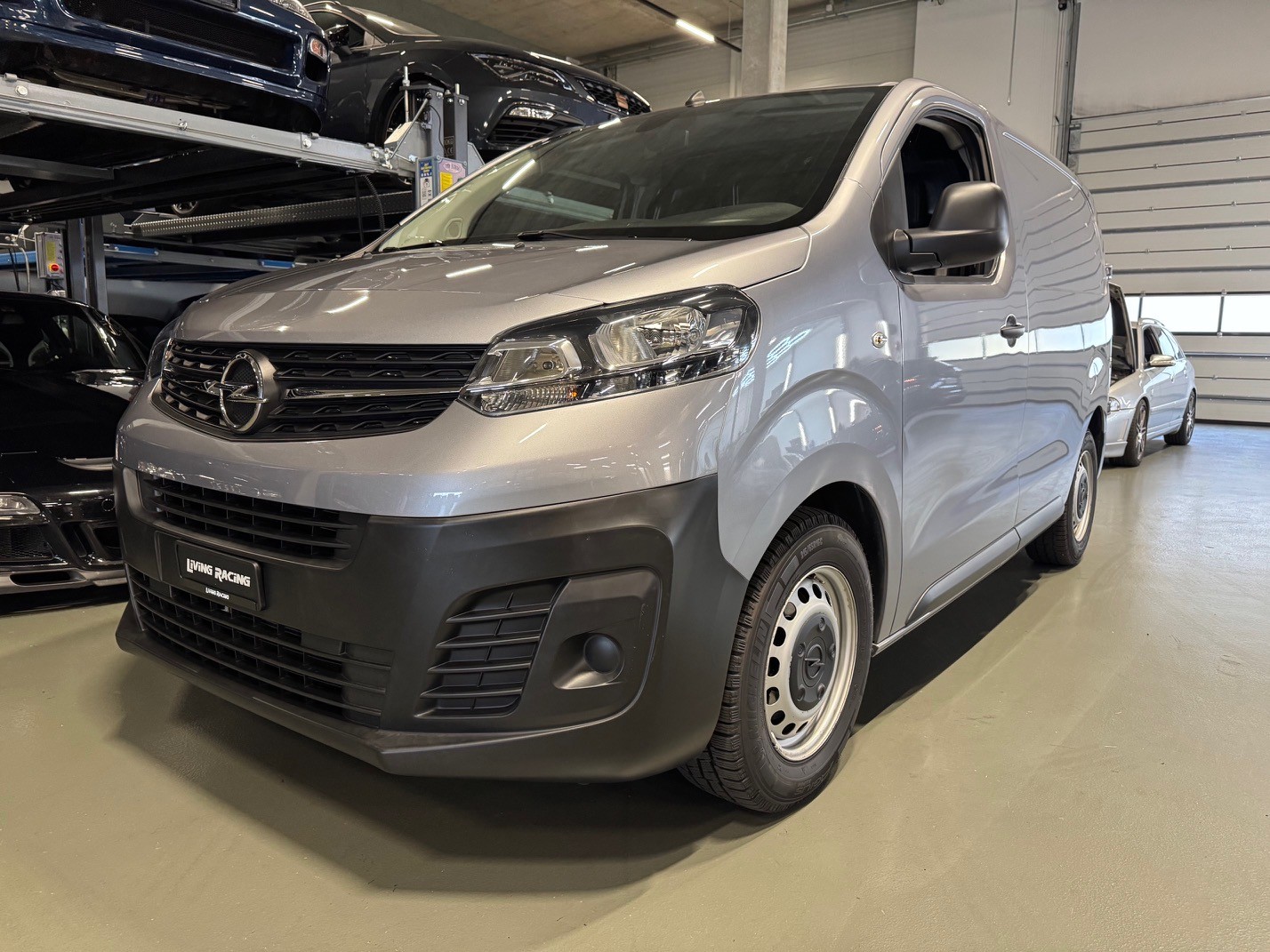 OPEL Vivaro Cargo 2.0 2.7T CDTI Enjoy Aut.-image-1