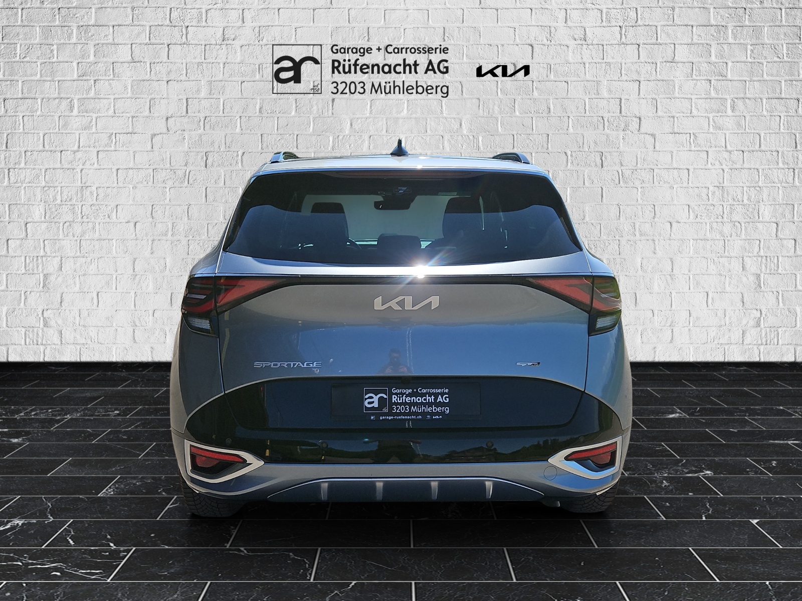 KIA Sportage 1.6 T-GDi PHEV GT-Line-showroom-element-3