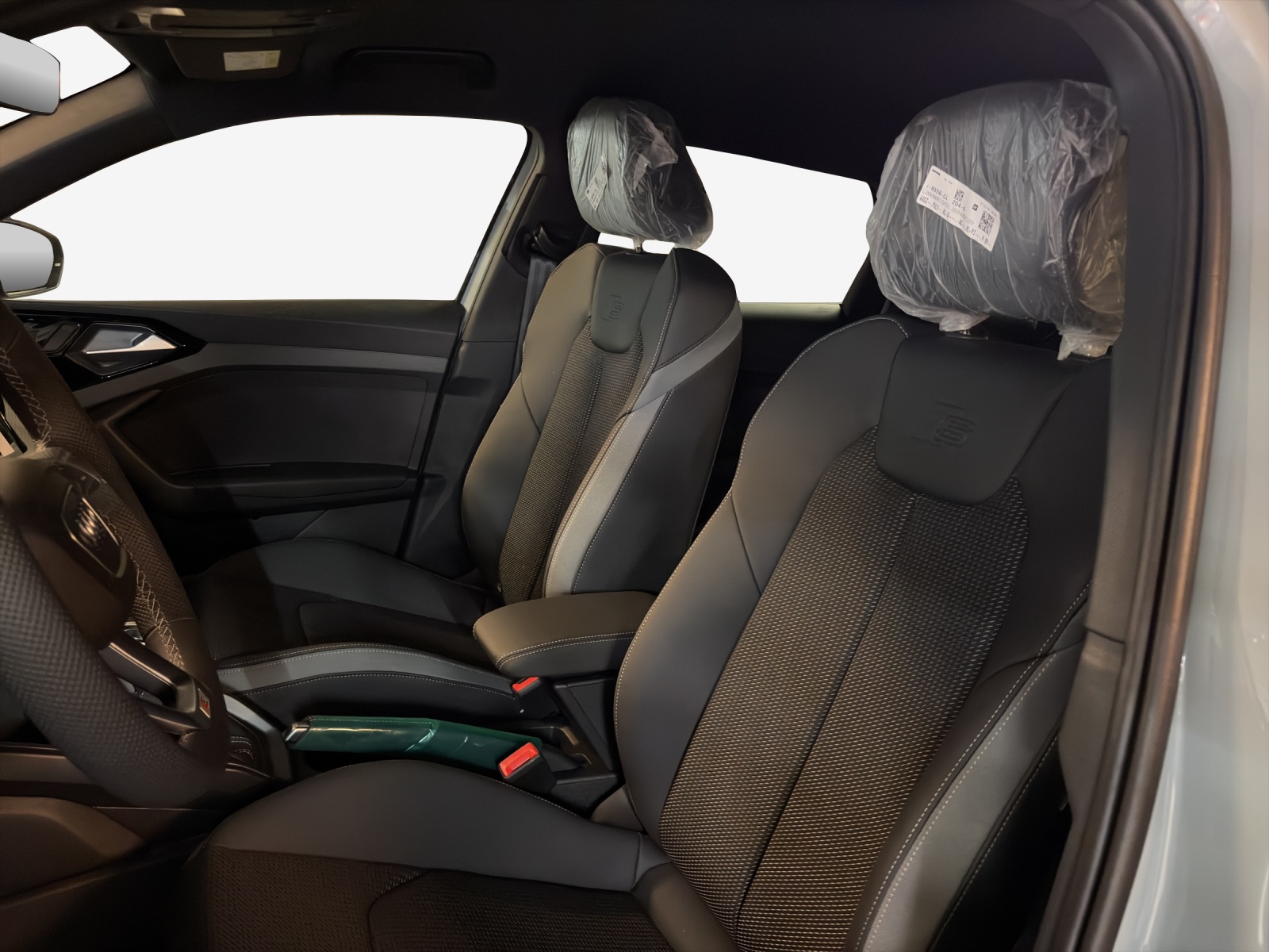AUDI A1 Sportback 30 TFSI S Line Attraction S-tronic-image-12