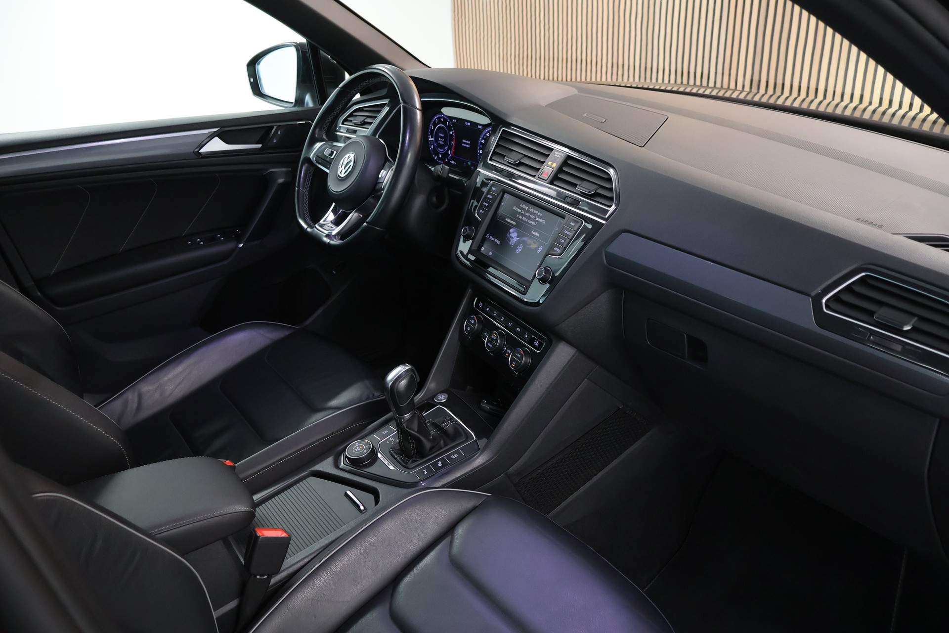 VW Tiguan 2.0TSI R-Line 4Motion DSG-image-14