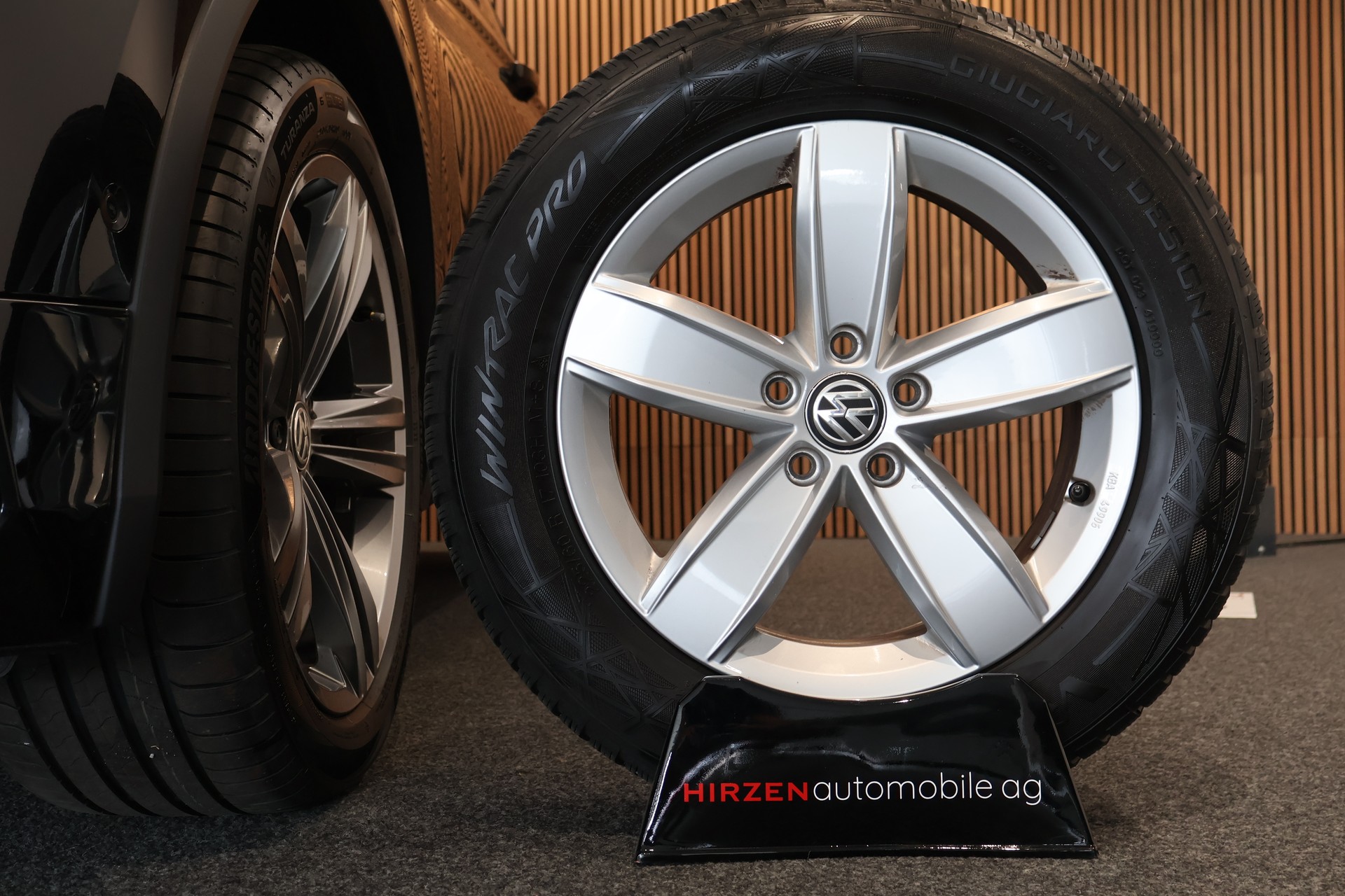 VW Tiguan 2.0TSI R-Line 4Motion DSG-image-30