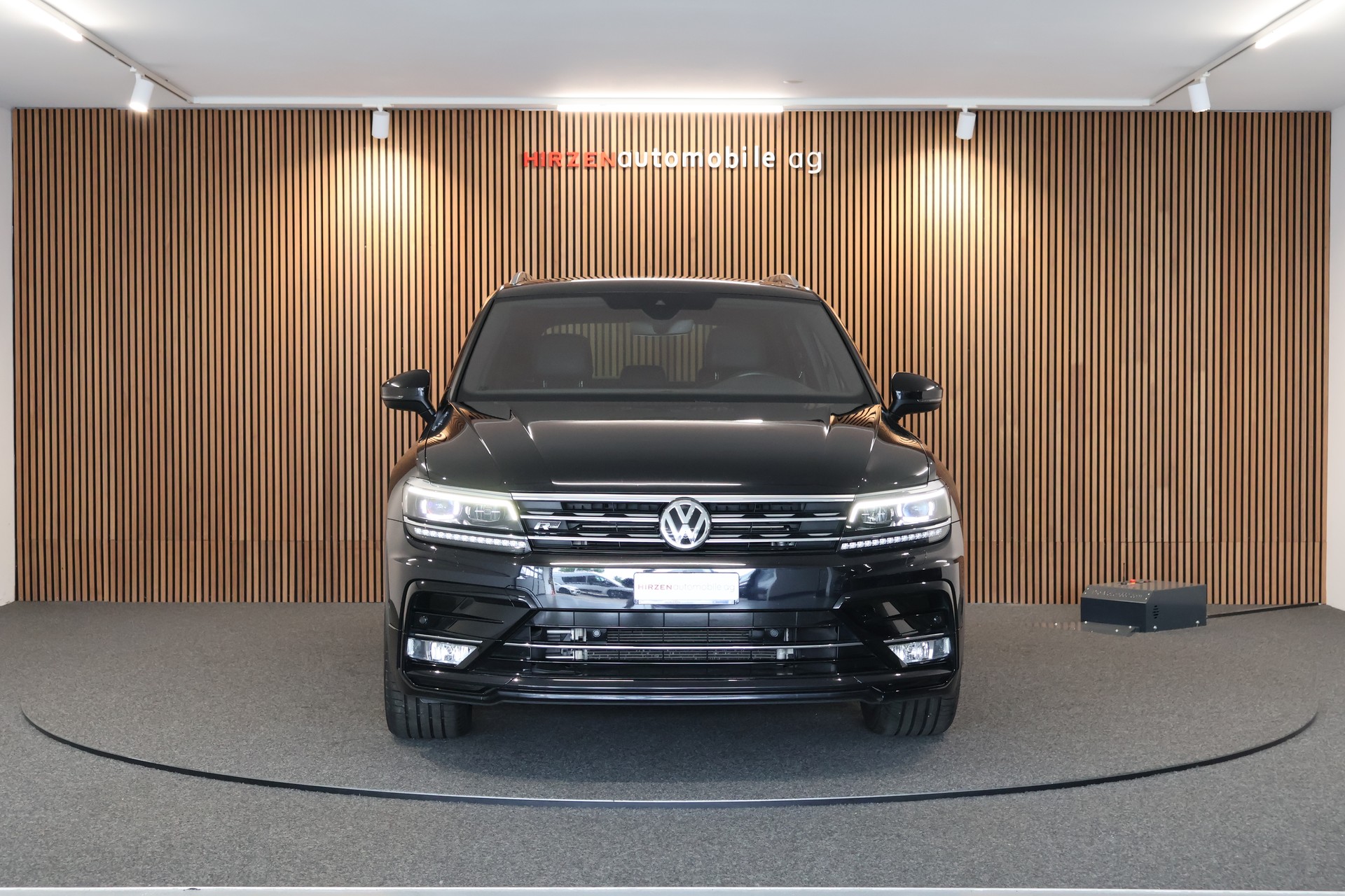 VW Tiguan 2.0TSI R-Line 4Motion DSG-image-7