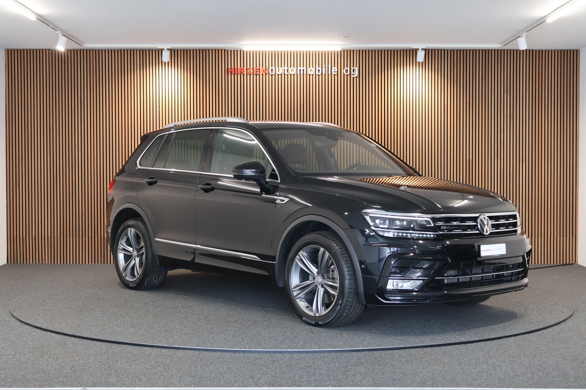 VW Tiguan 2.0TSI R-Line 4Motion DSG-image-6