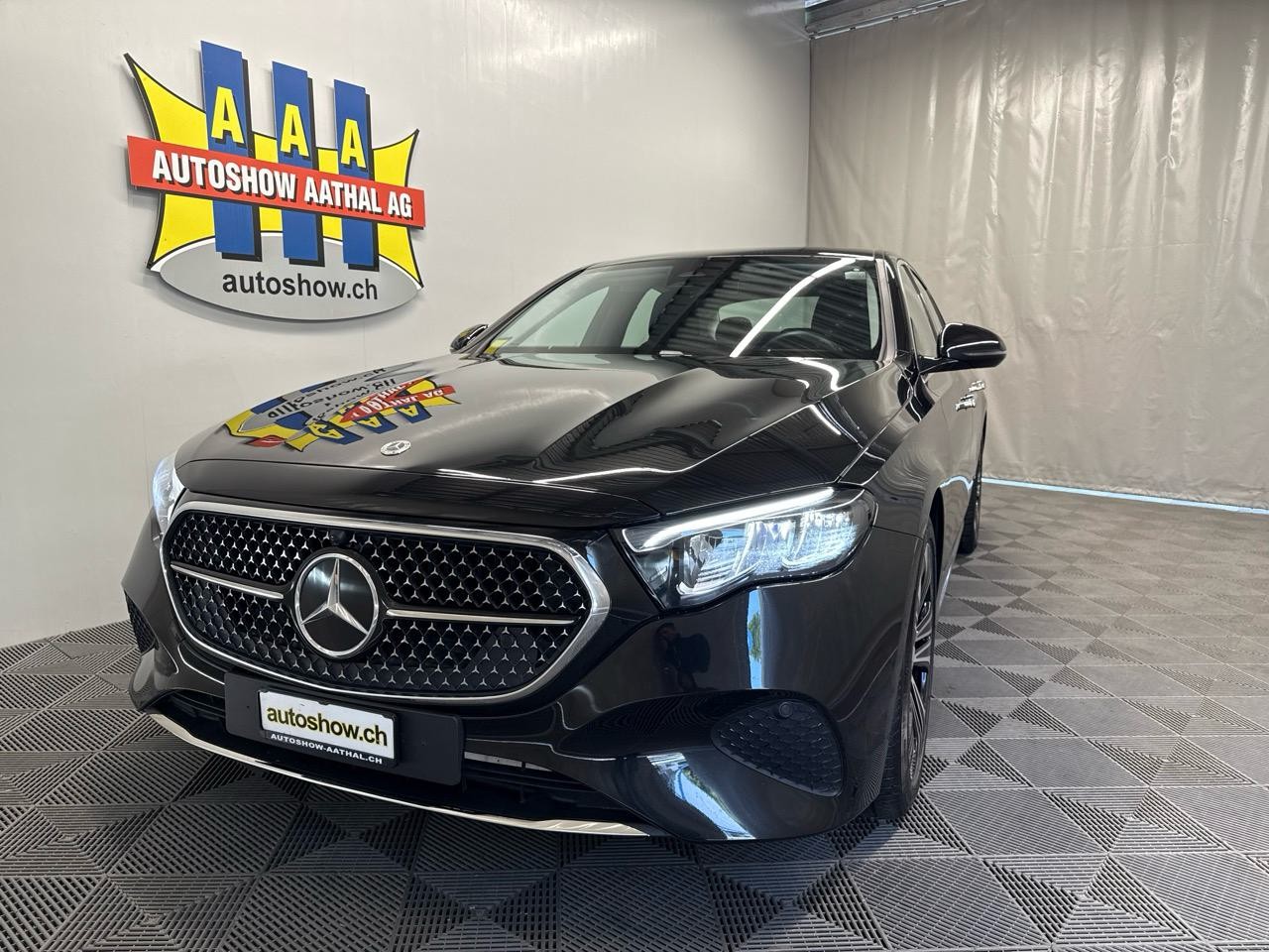 MERCEDES-BENZ E 220 d 9G-Tronic-image-11