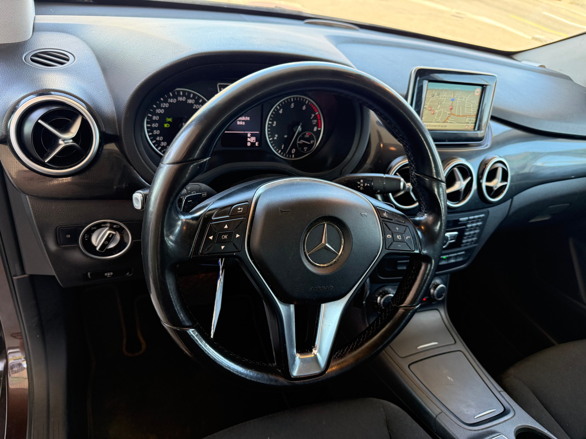 MERCEDES-BENZ B 220 4Matic 7G-DCT-image-11