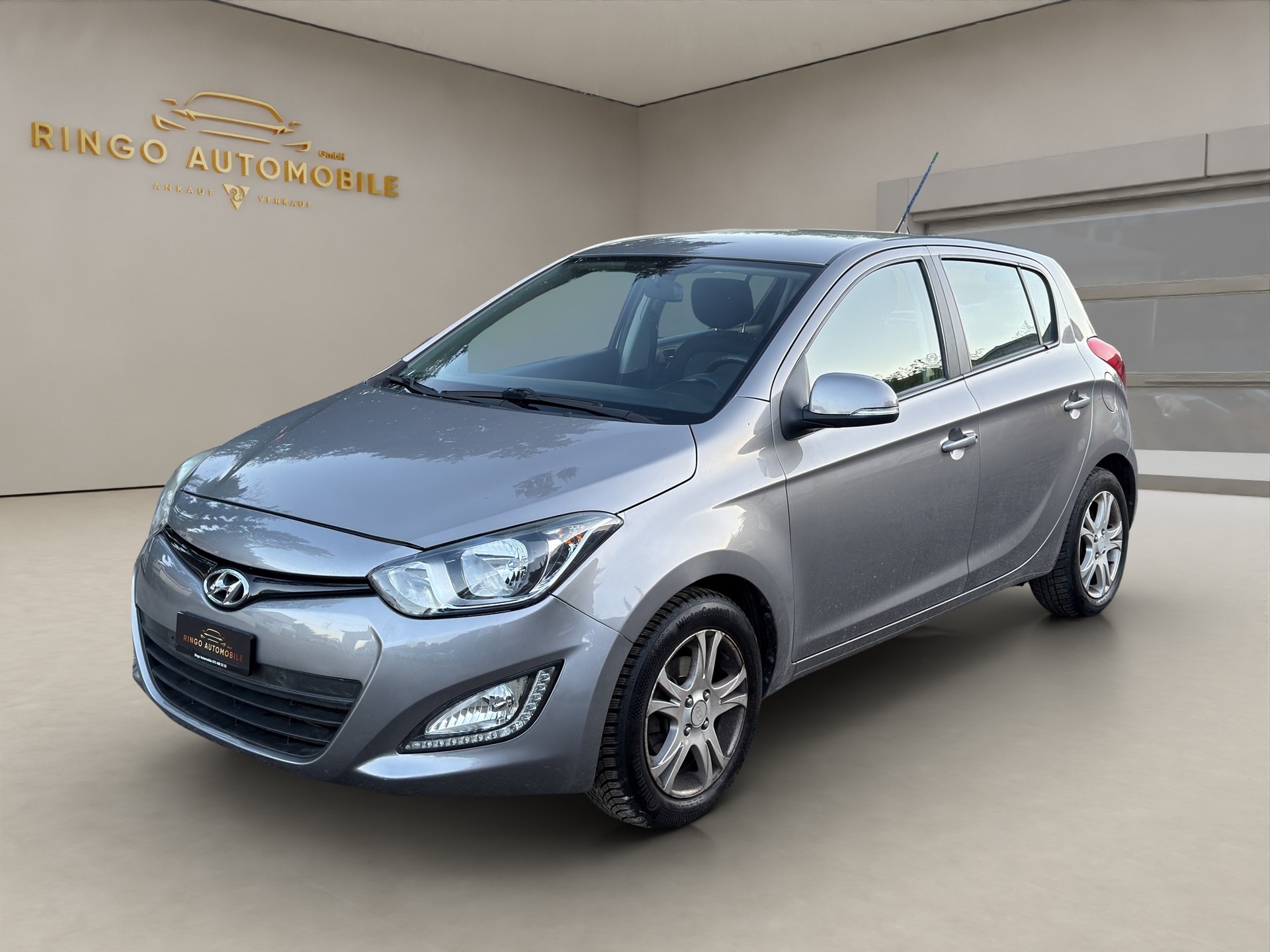 HYUNDAI i20 1.4 Premium Automatic-image-2