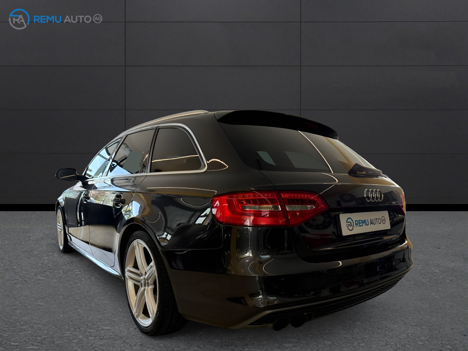 AUDI A4 Avant 2.0 TDI quattro S-tronic-image-5